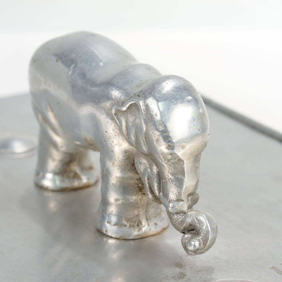 Boîte de table en aluminium signée Machine Age avec poignée en forme d'éléphant par Palmer Smith en vente 10