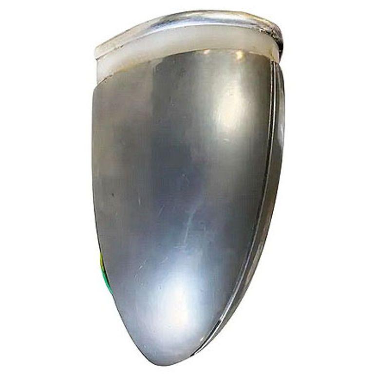 Art Déco Una lampada da parete in alluminio spazzolato di Machin Age Streamline, disponibile in 12 esemplari in vendita