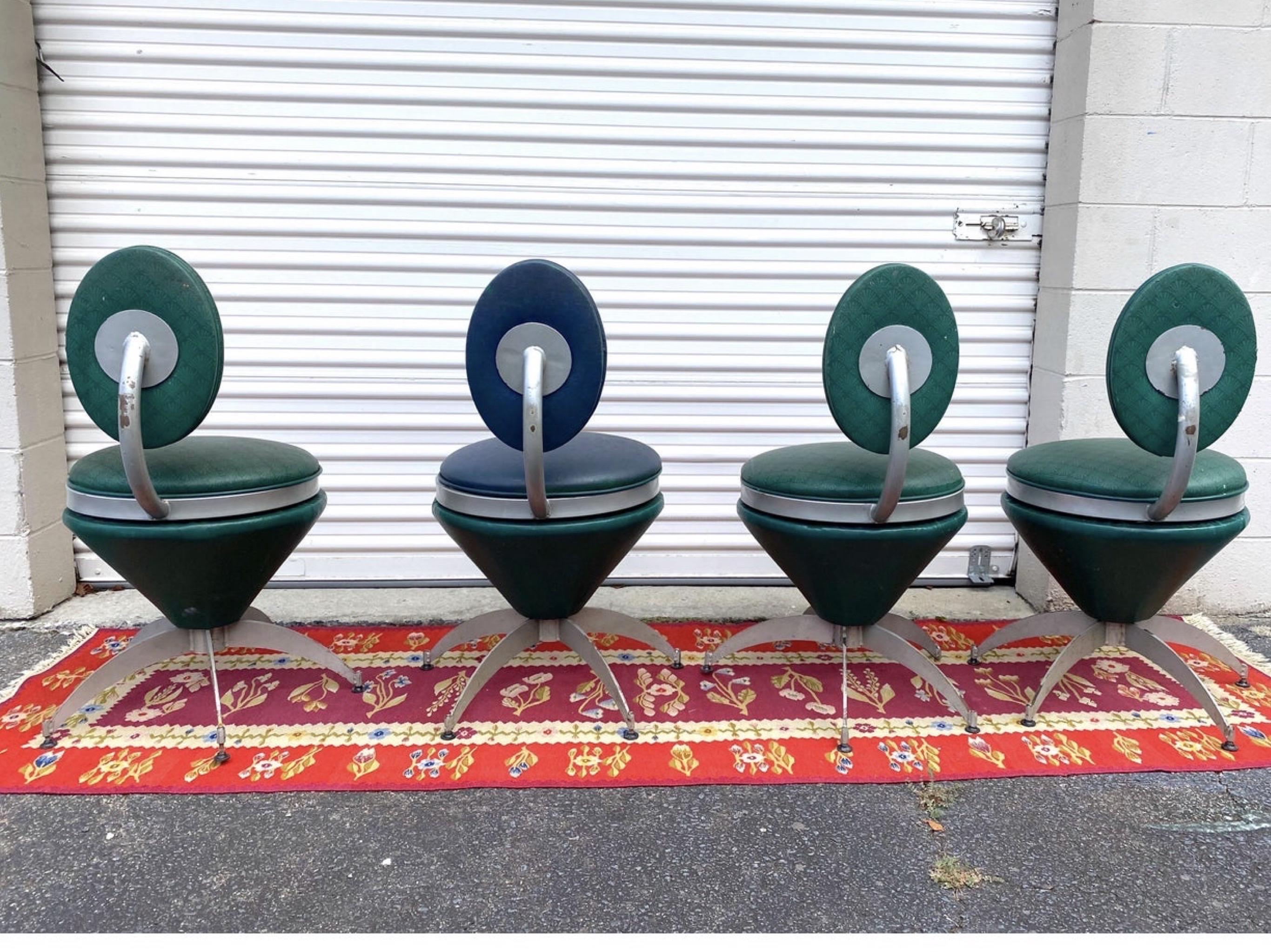 Machine Age Swivel Chairs in the Style of Vernon Panton, a Set of 4 For Sale 1
