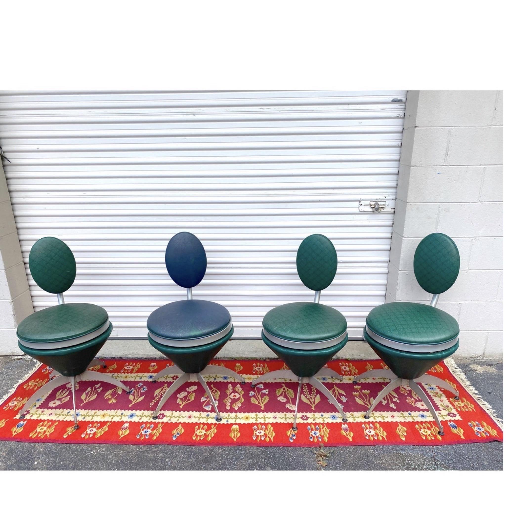 Machine Age Swivel Chairs in the Style of Vernon Panton, a Set of 4 For Sale 3