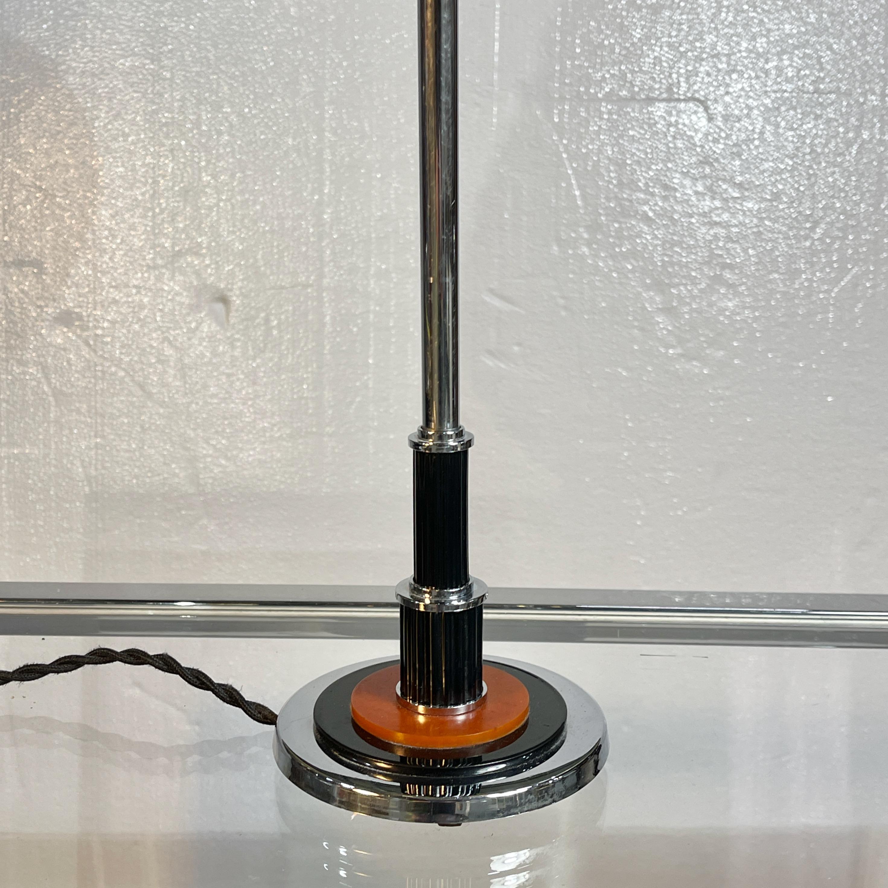 Milieu du XXe siècle Lampe à poser Machine Age en vente