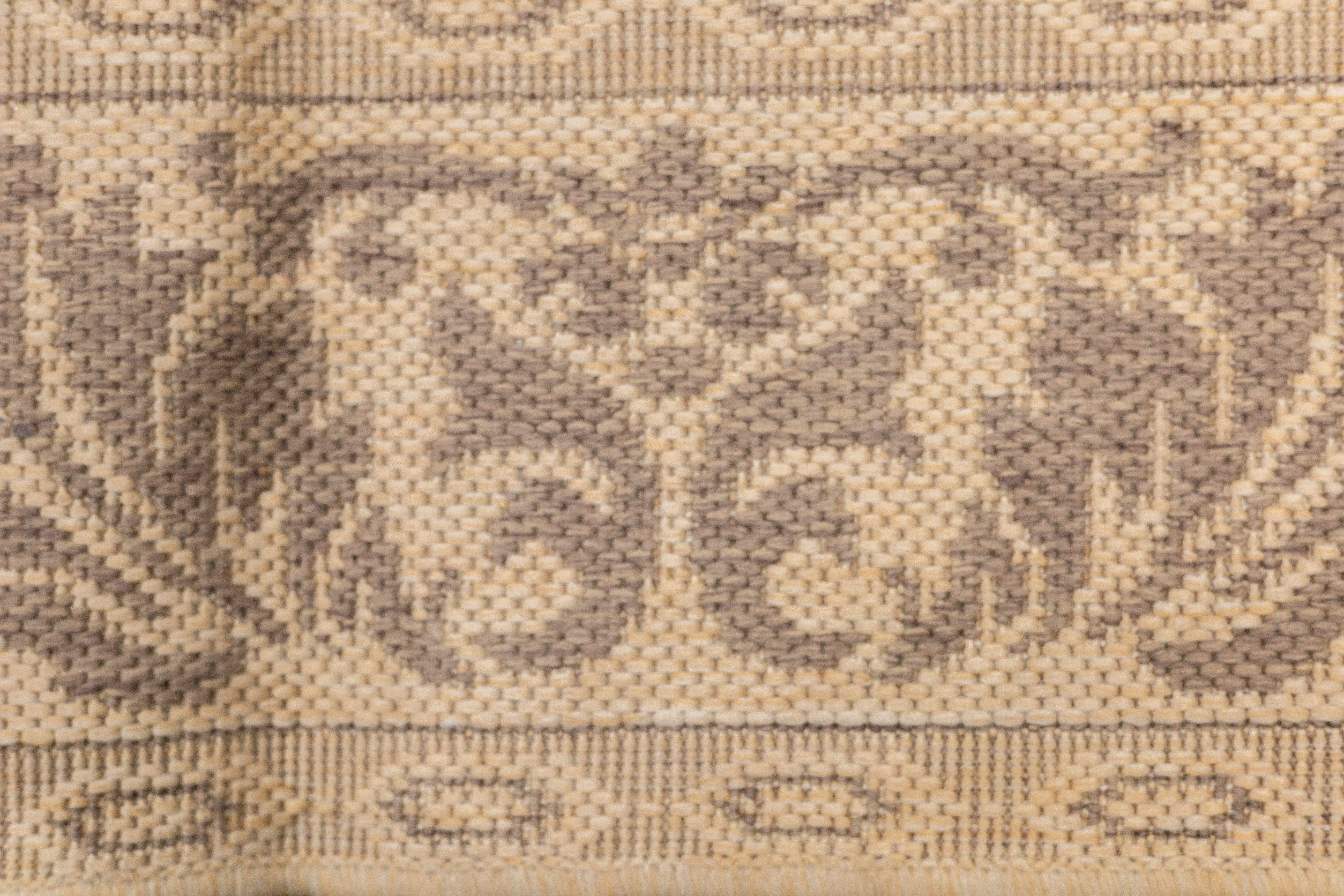 Machine Made Rug 5'2'' x 7'5'' For Sale 2