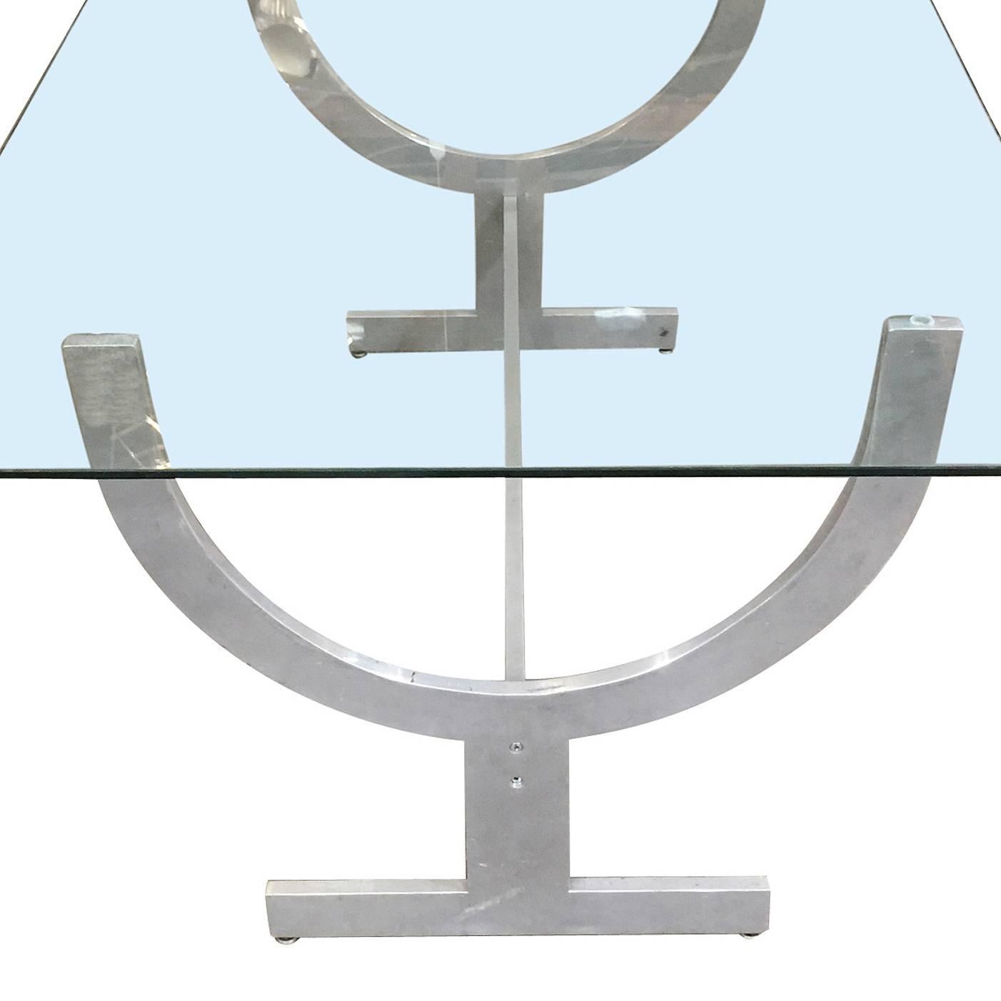 Fin du 20e siècle Table de salle à manger en aluminium usiné avec plateau en verre en vente