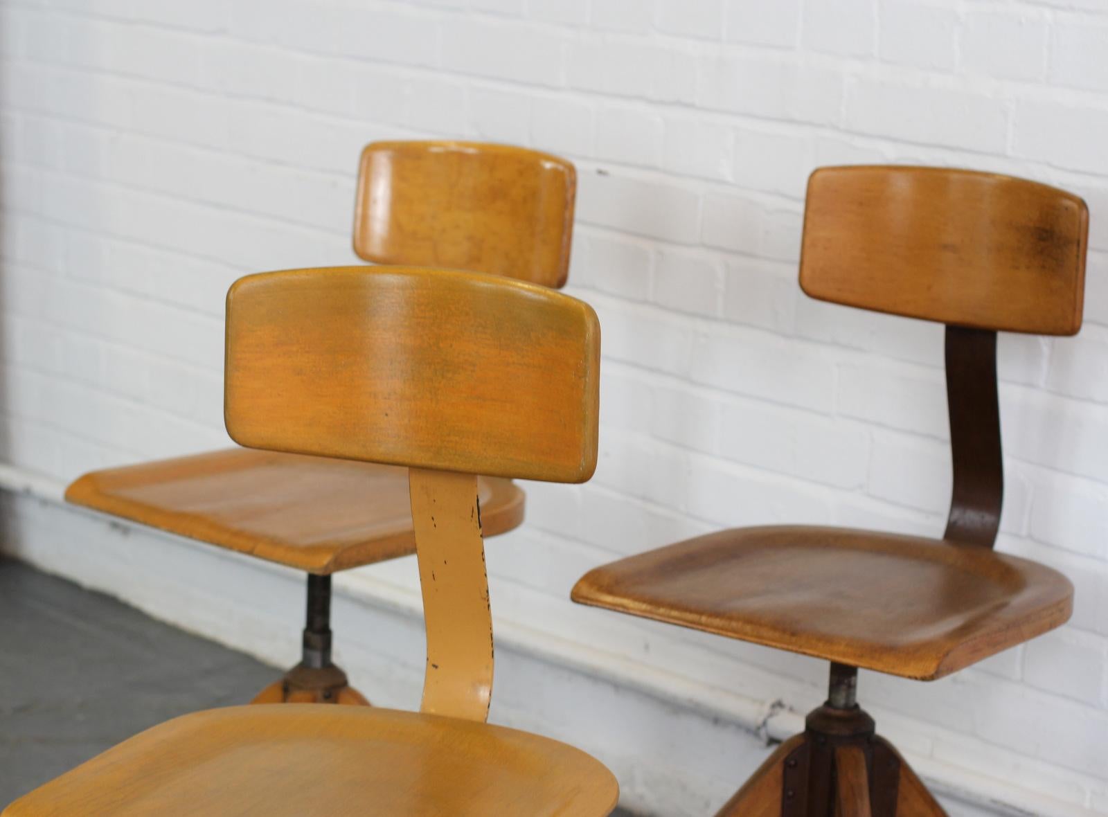 ama elastik chair