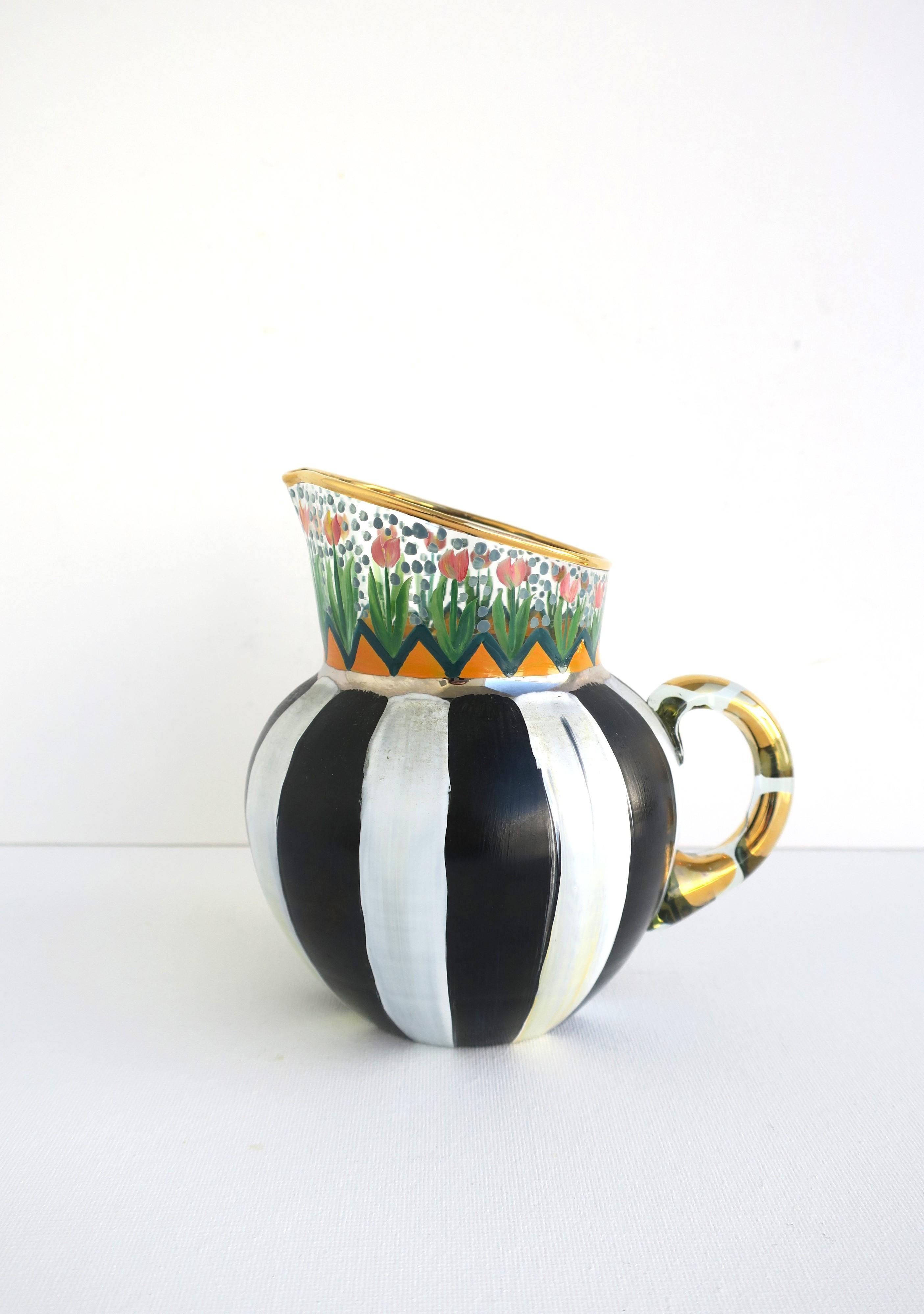 Mackenzie Childs Art Glass Pitcher oder Vase mit Garten-Design, um 1990er (amerikanisch) im Angebot