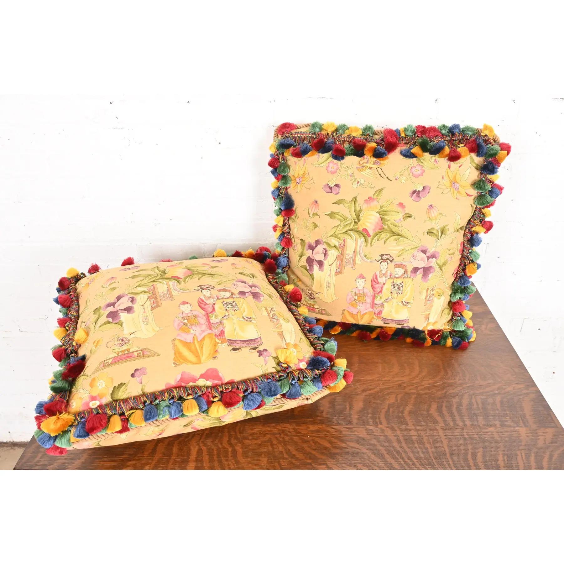 A gorgeous pair of Asian Chinoiserie accent pillows

In the manner of Mackenzie Childs

USA, Late 20th Century

Measures: 21.5