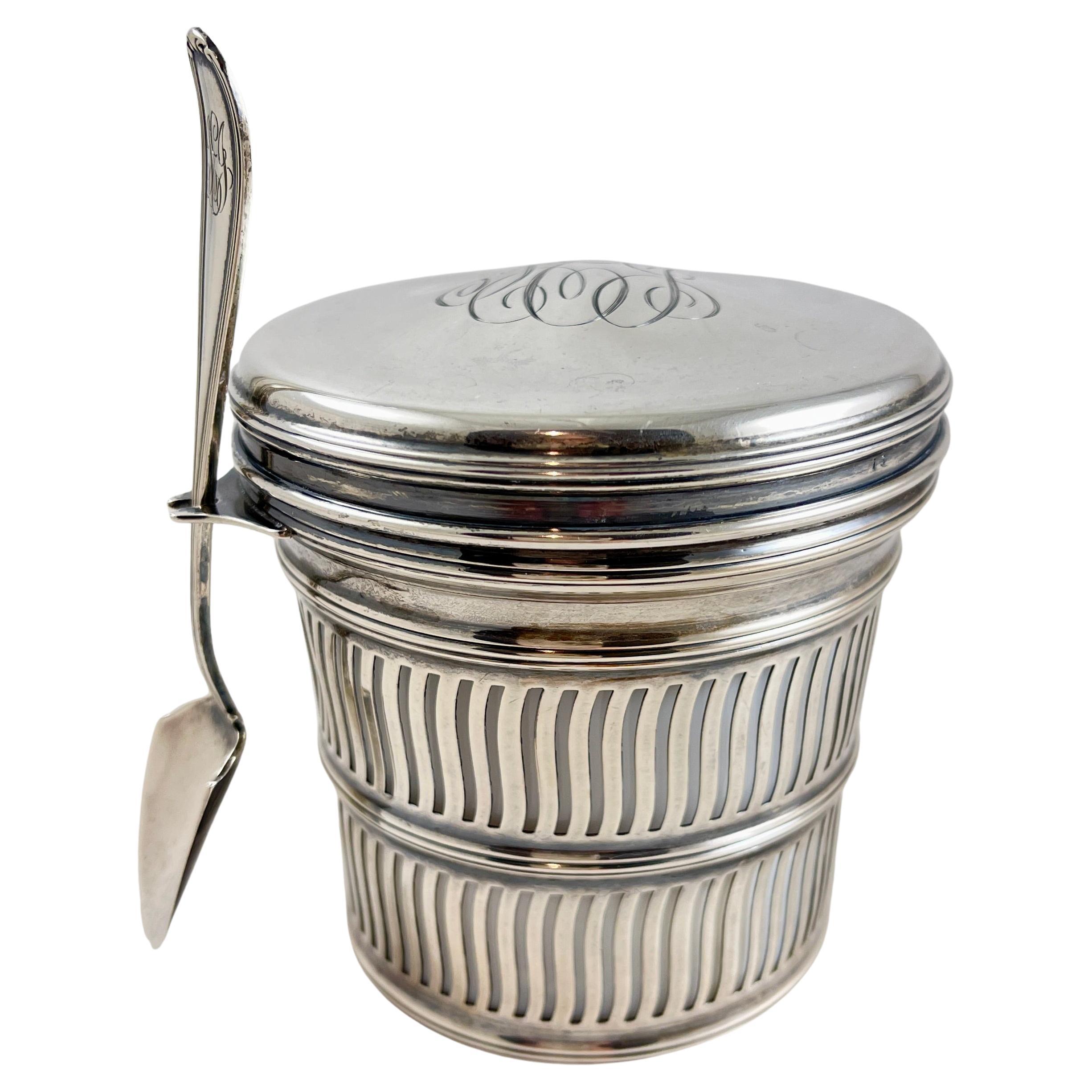 Barattolo per formaggio in vetro con latte imperiale di MacLaren's e set di server in argento sterling in vendita