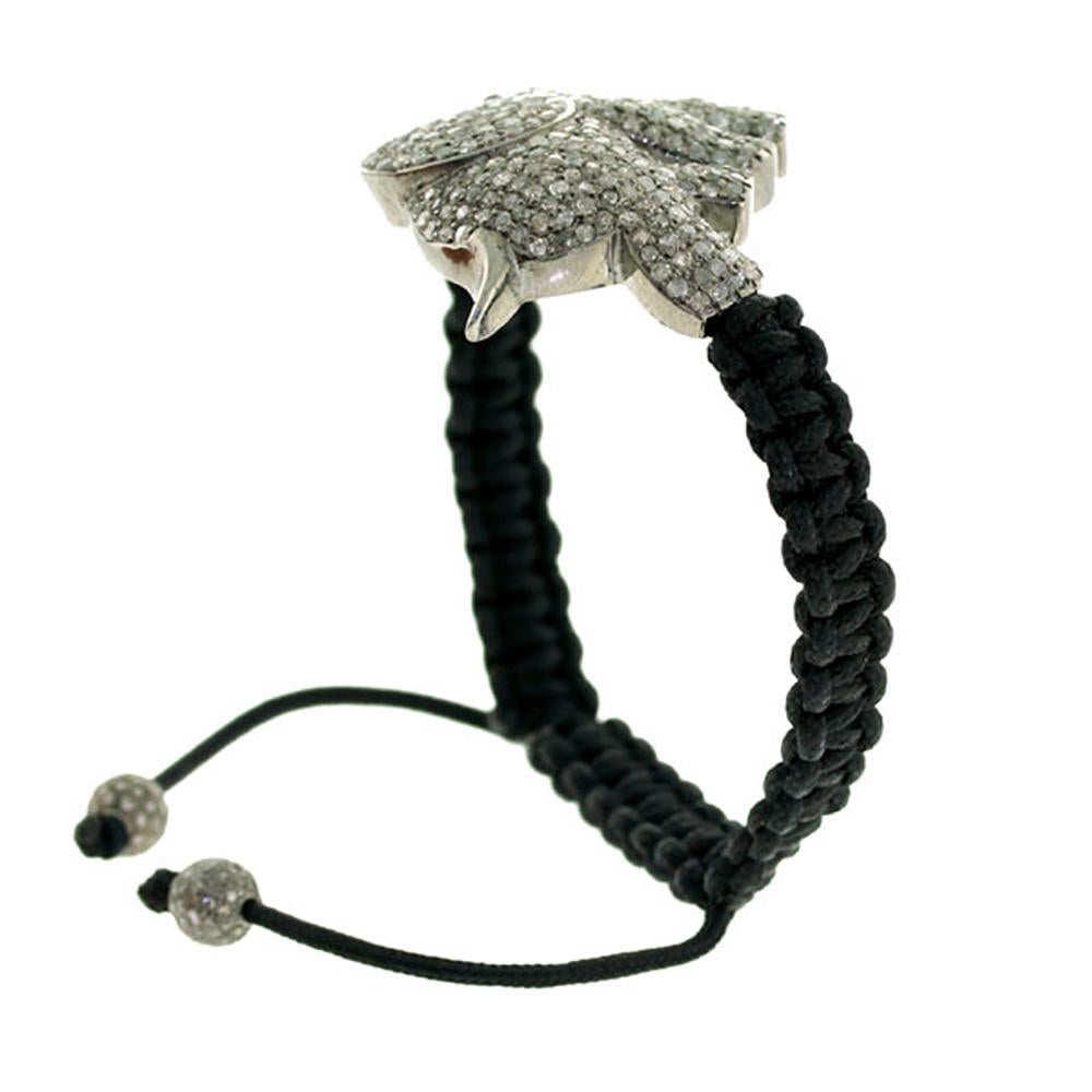 Flexibles Macrame-Armband mit Elefanten-Diamant (Kunsthandwerker*in) im Angebot