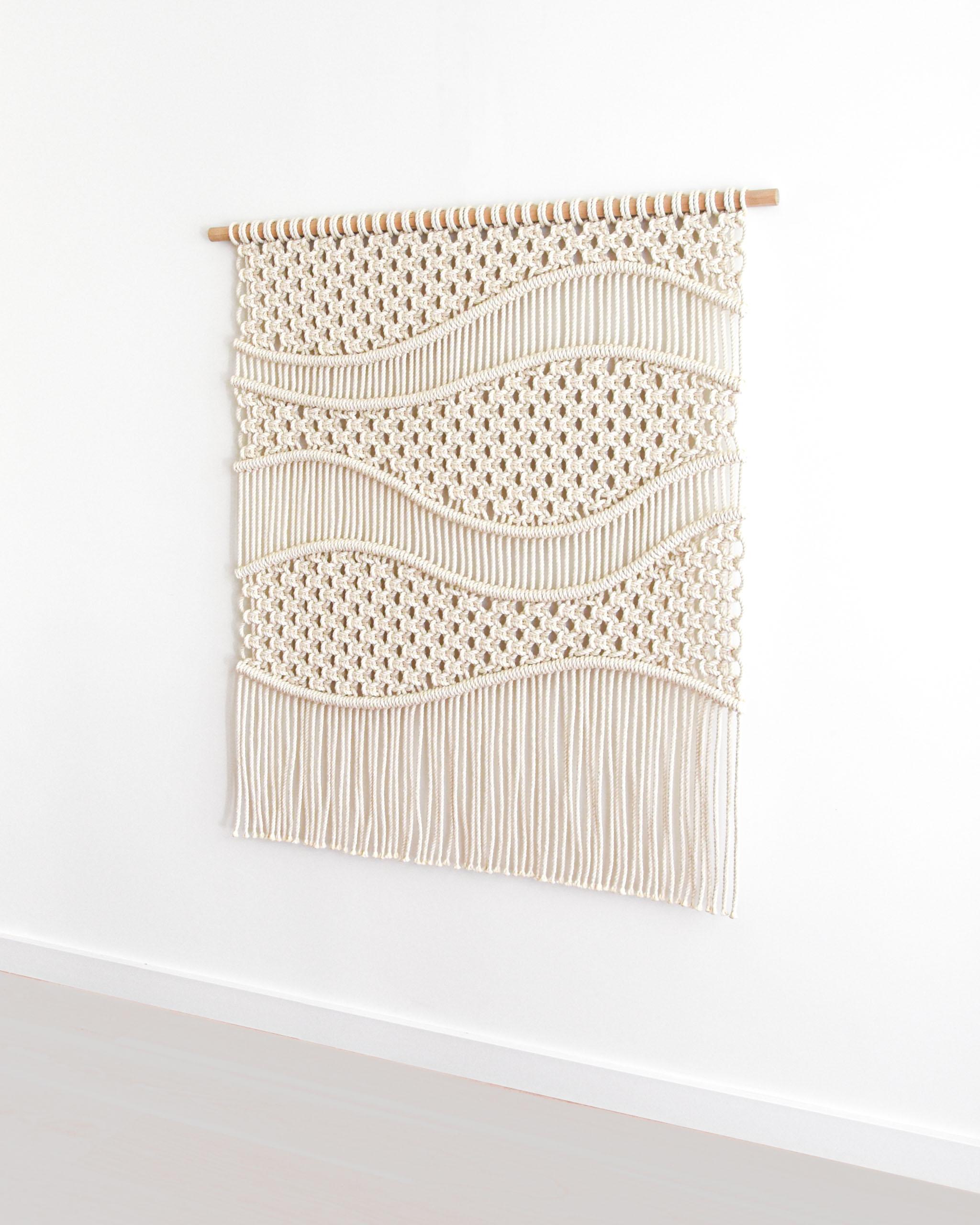 Macrame Wandbehang, Faserkunst-Wandteppich, EQUILIBRIUM von TAMAR SAMPLONIUS (Niederländisch) im Angebot