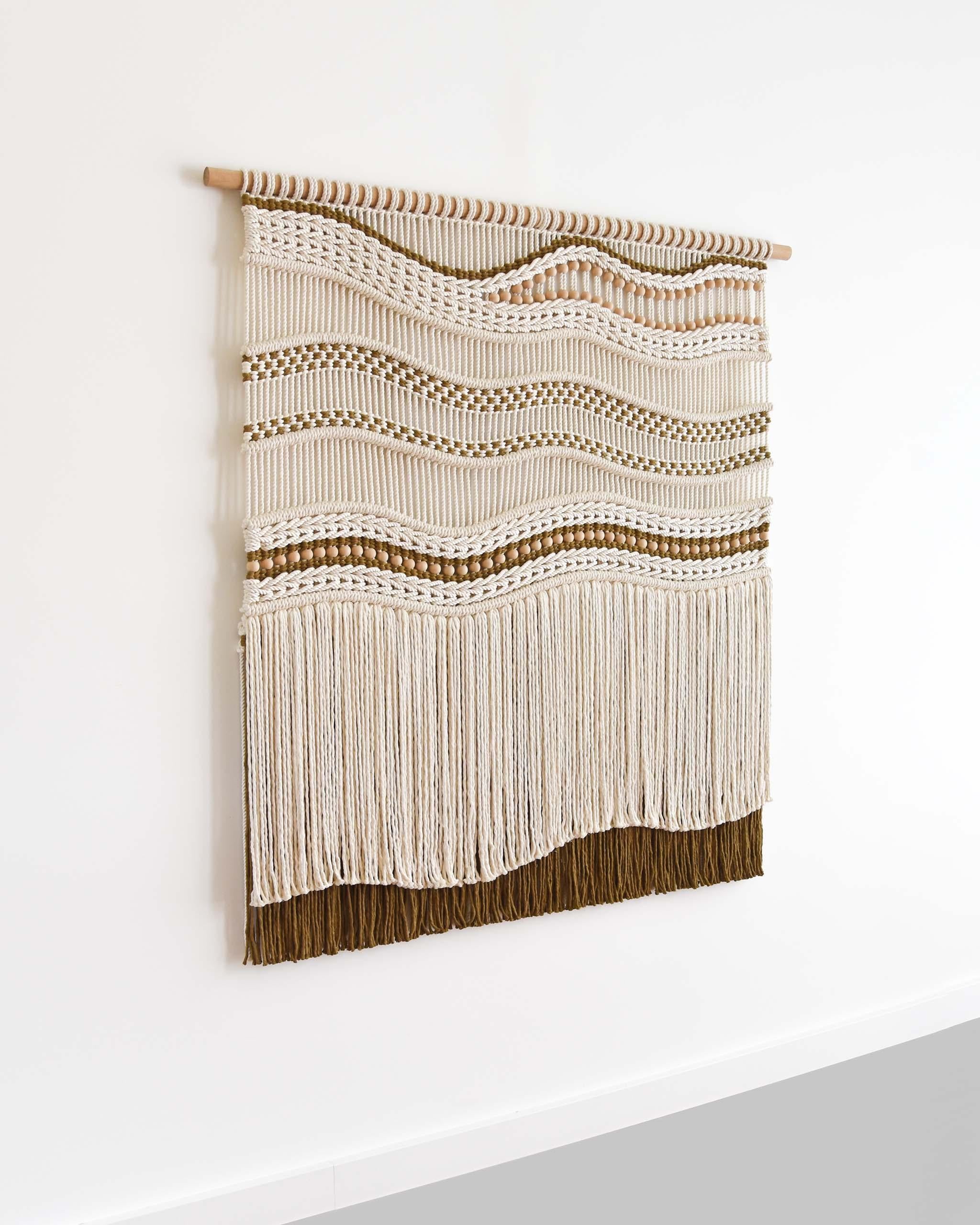 Macrame Wandbehang, Faserkunst-Wandteppich, Seilkunst, TIDES von TAMAR SAMPLONIUS (Moderne) im Angebot