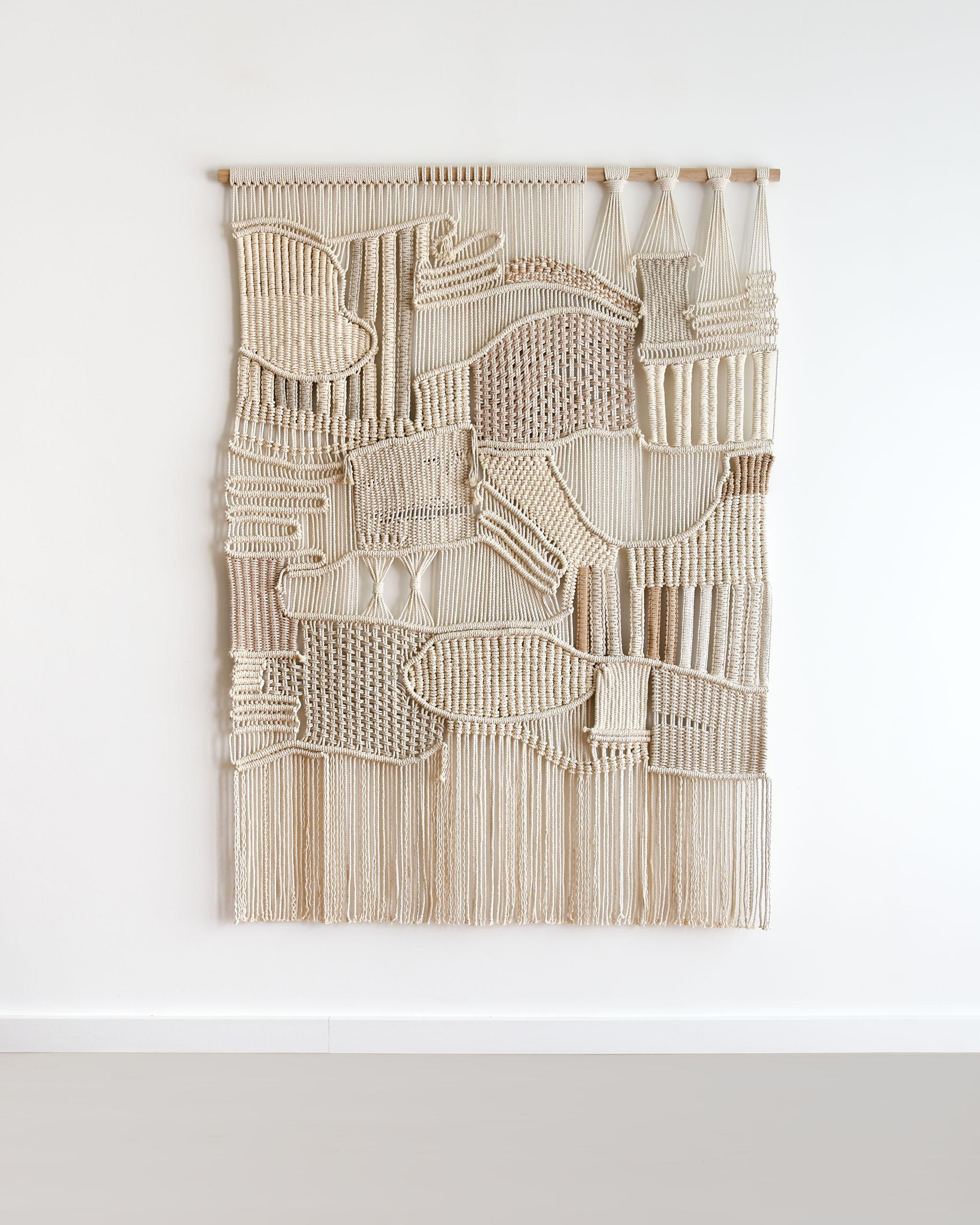 Macrame Wandbehang, Wandteppich aus gewebtem Faserkunst, IMPAR NEXUS von TAMAR SAMPLONIUS (Moderne) im Angebot