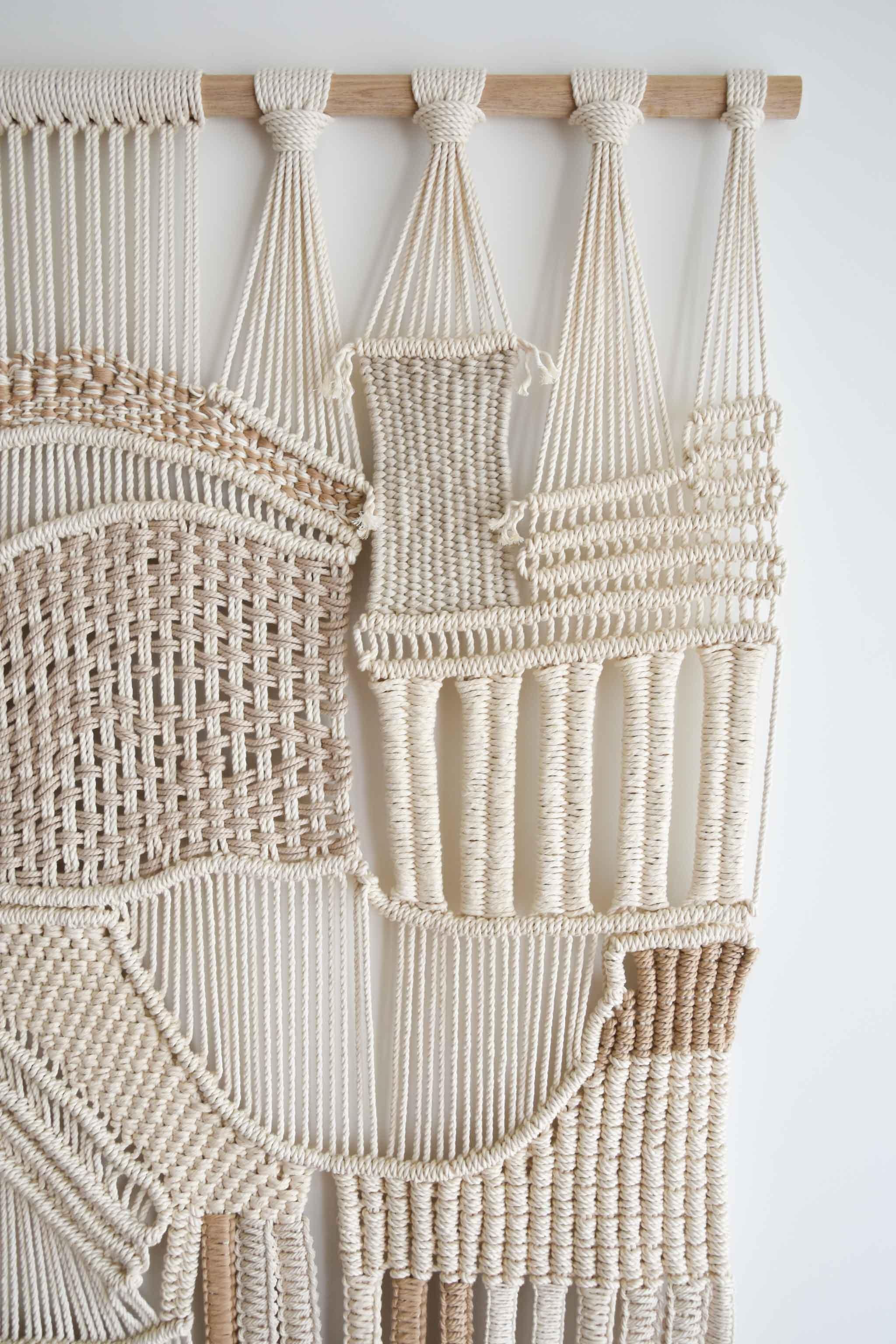Macrame Wandbehang, Wandteppich aus gewebtem Faserkunst, IMPAR NEXUS von TAMAR SAMPLONIUS im Angebot 1