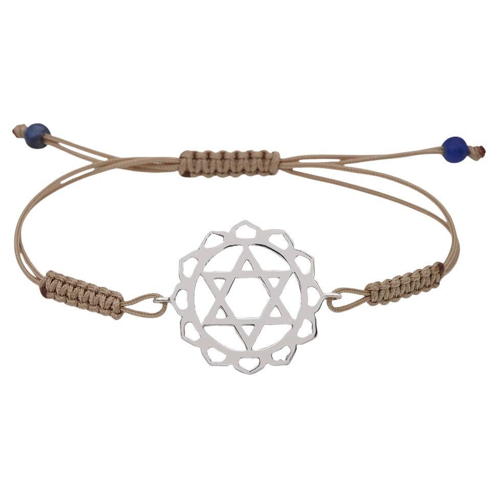 Makramee Yoga Armband mit Anahata Herz Chakra in 14 Kt Weißgold Brown Cord