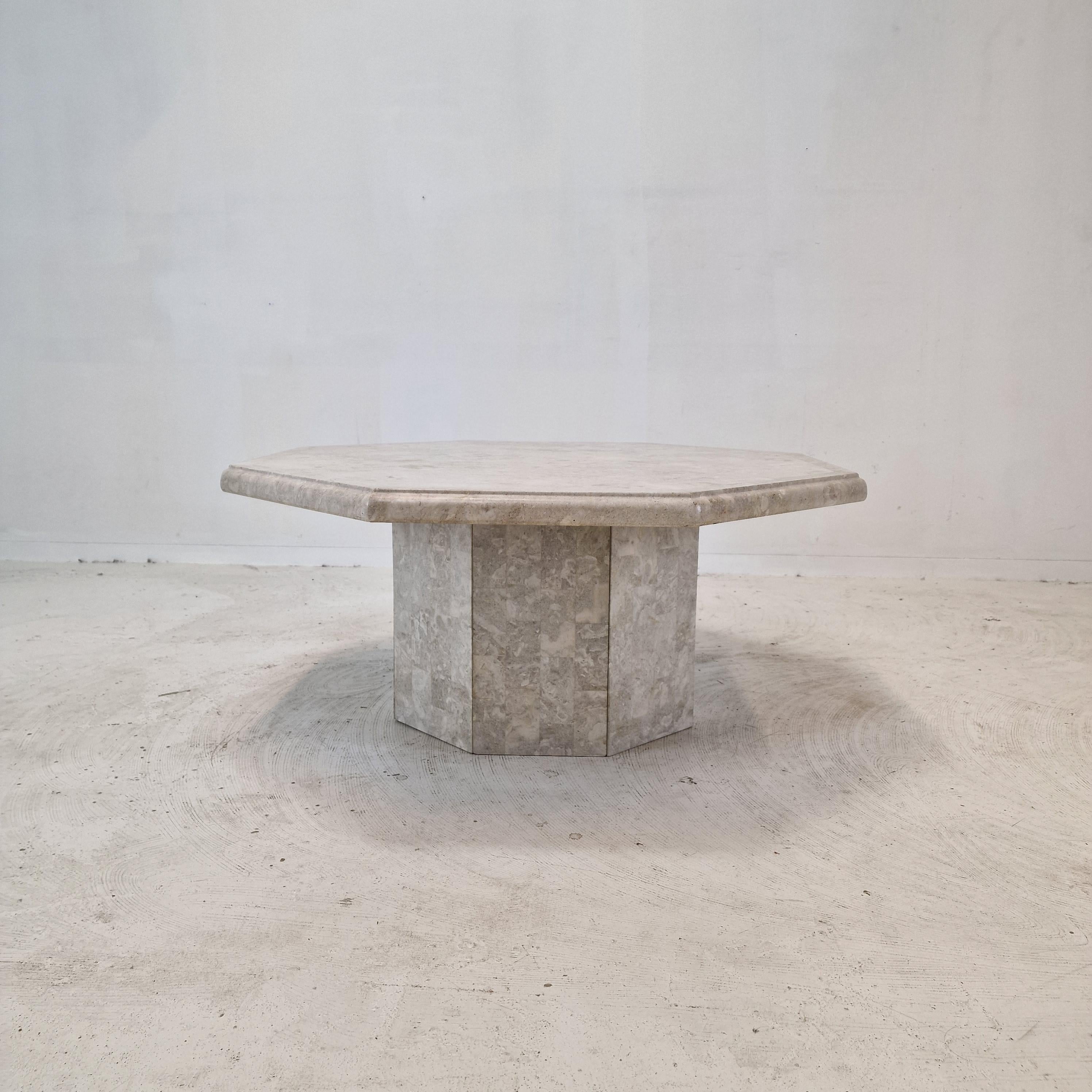 Mactan Octagon Stone or Fossil Stone Coffee Table, 1980s In Good Condition For Sale In Oud Beijerland, NL