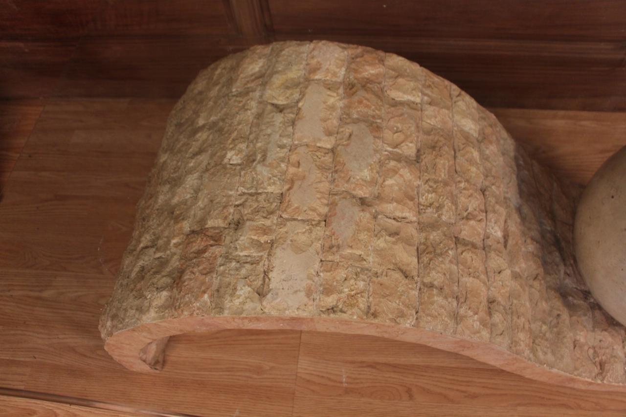 Table basse en pierre Mactan par Magnussen Ponte, années 1980 en vente 1