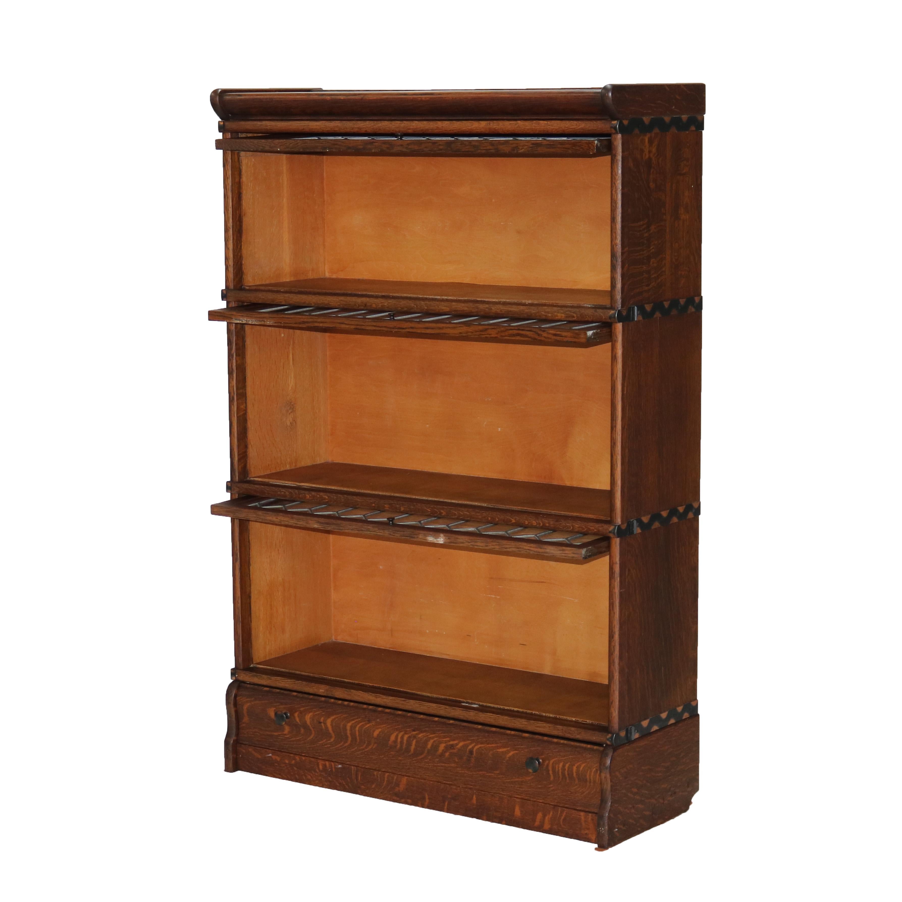 Macy's Arts & Crafts Mission Oak & Leaded Glass Stack Barrister Bookcase c1920 In condizioni buone in vendita a Big Flats, NY