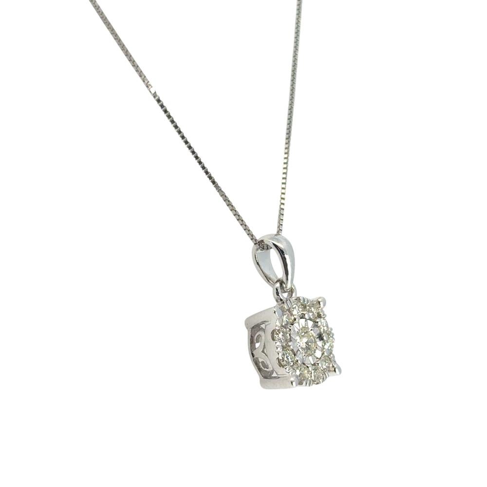 Taglio rotondo Collana con ciondolo con diamanti da 0,33 carati in oro bianco 14k di Macy & Co. in vendita