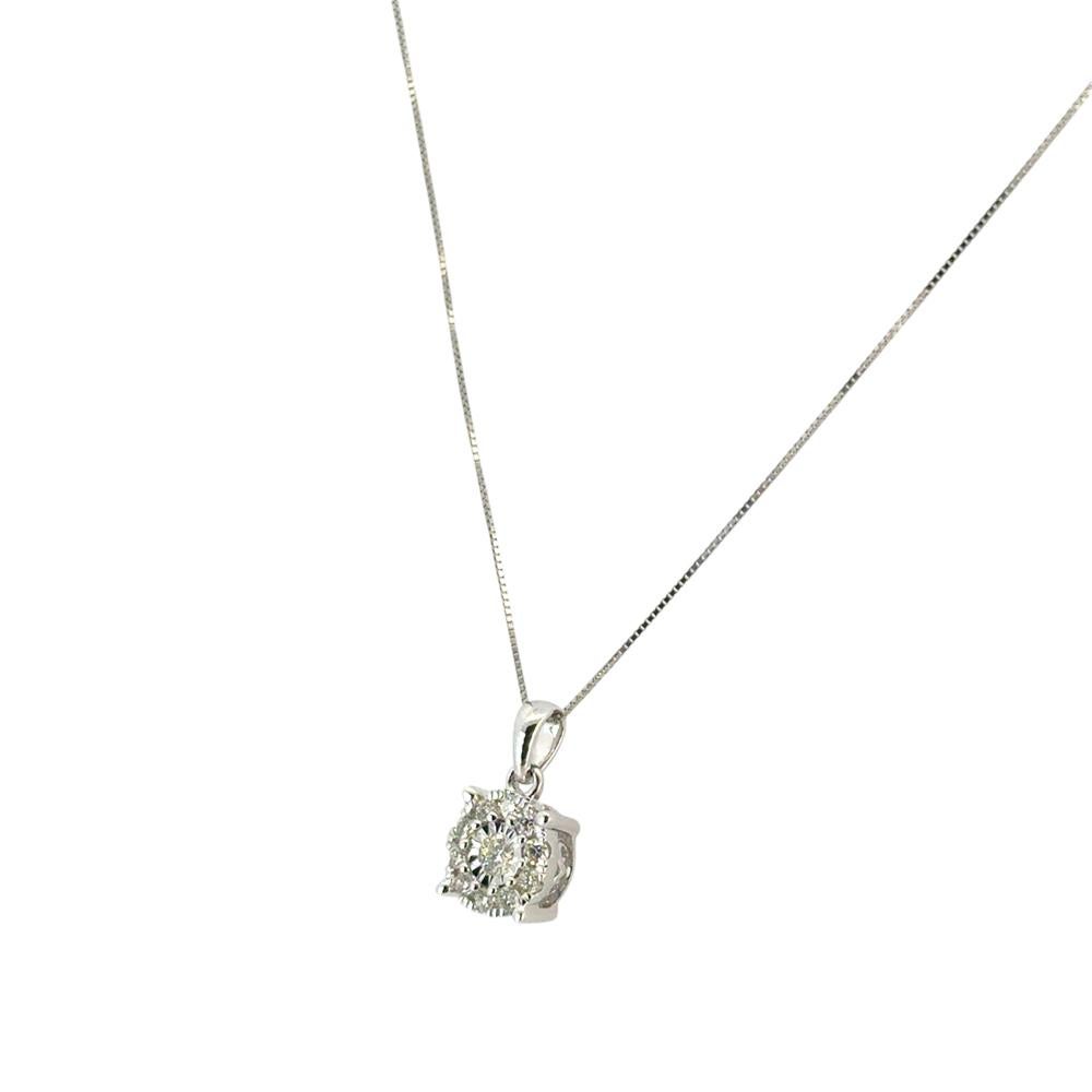 Donna Collana con ciondolo con diamanti da 0,33 carati in oro bianco 14k di Macy & Co. in vendita