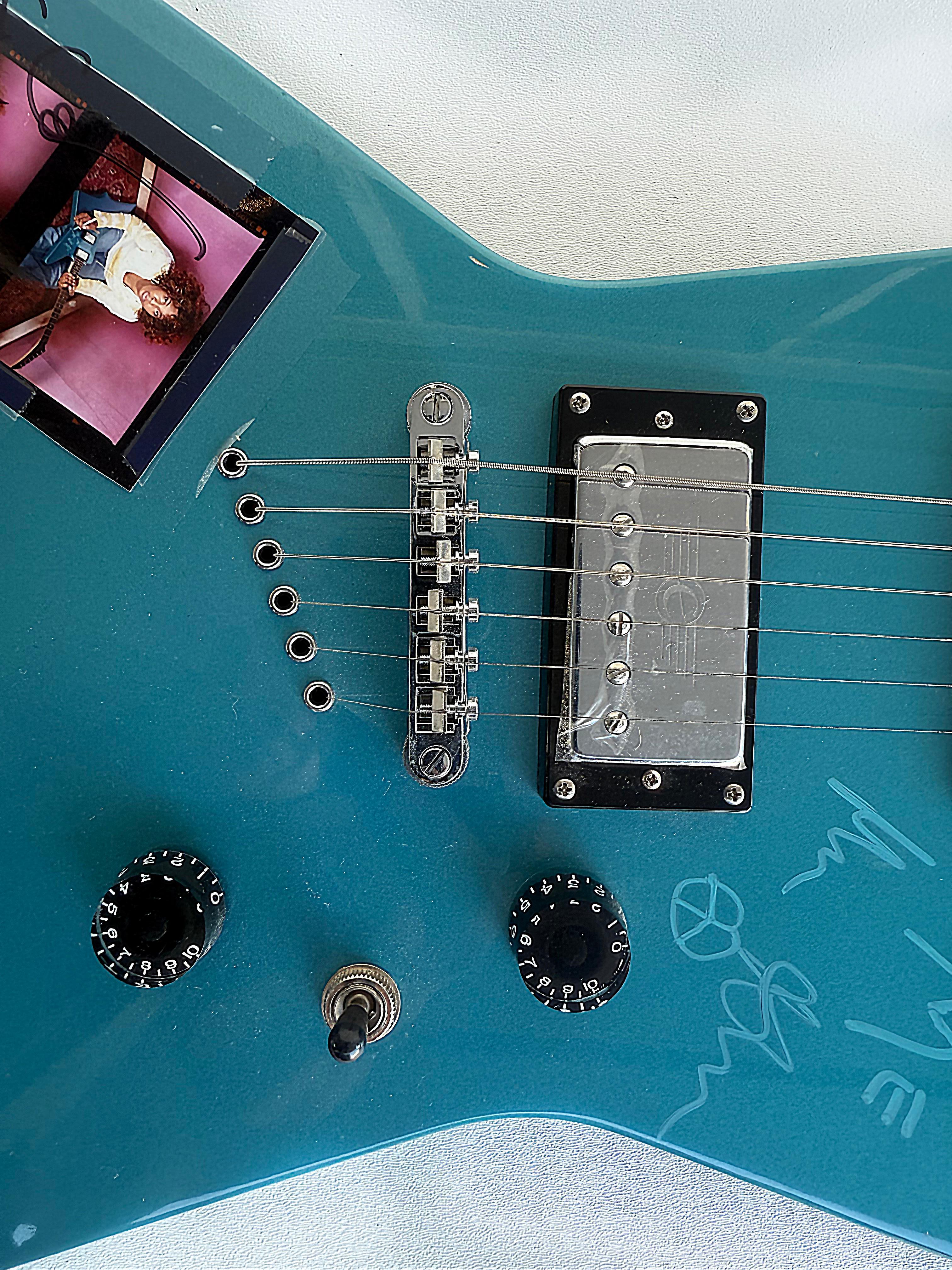 Macy Gray, Dave La Chappelle Guitare électrique Epiphone dédicacée en vente 1