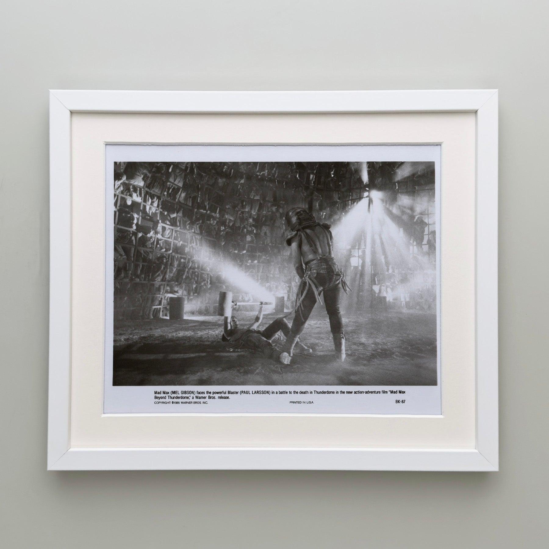 Mad Max Beyond Thunderdome (1985) Image publicitaire pour la presse - encadrée Excellent état - En vente à Bath, Somerset