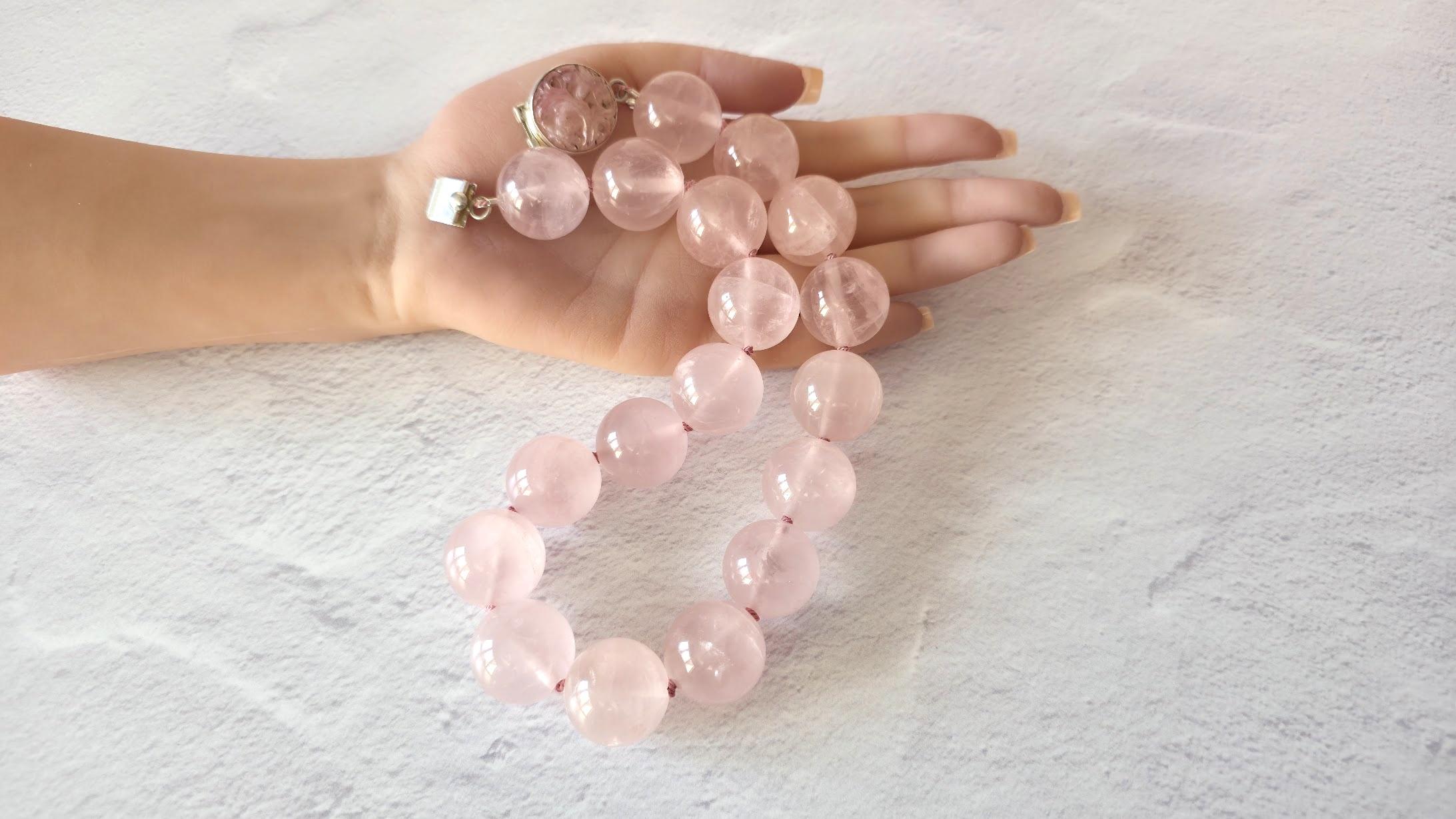 Collana di quarzo rosa Madagascar Ice in vendita 1
