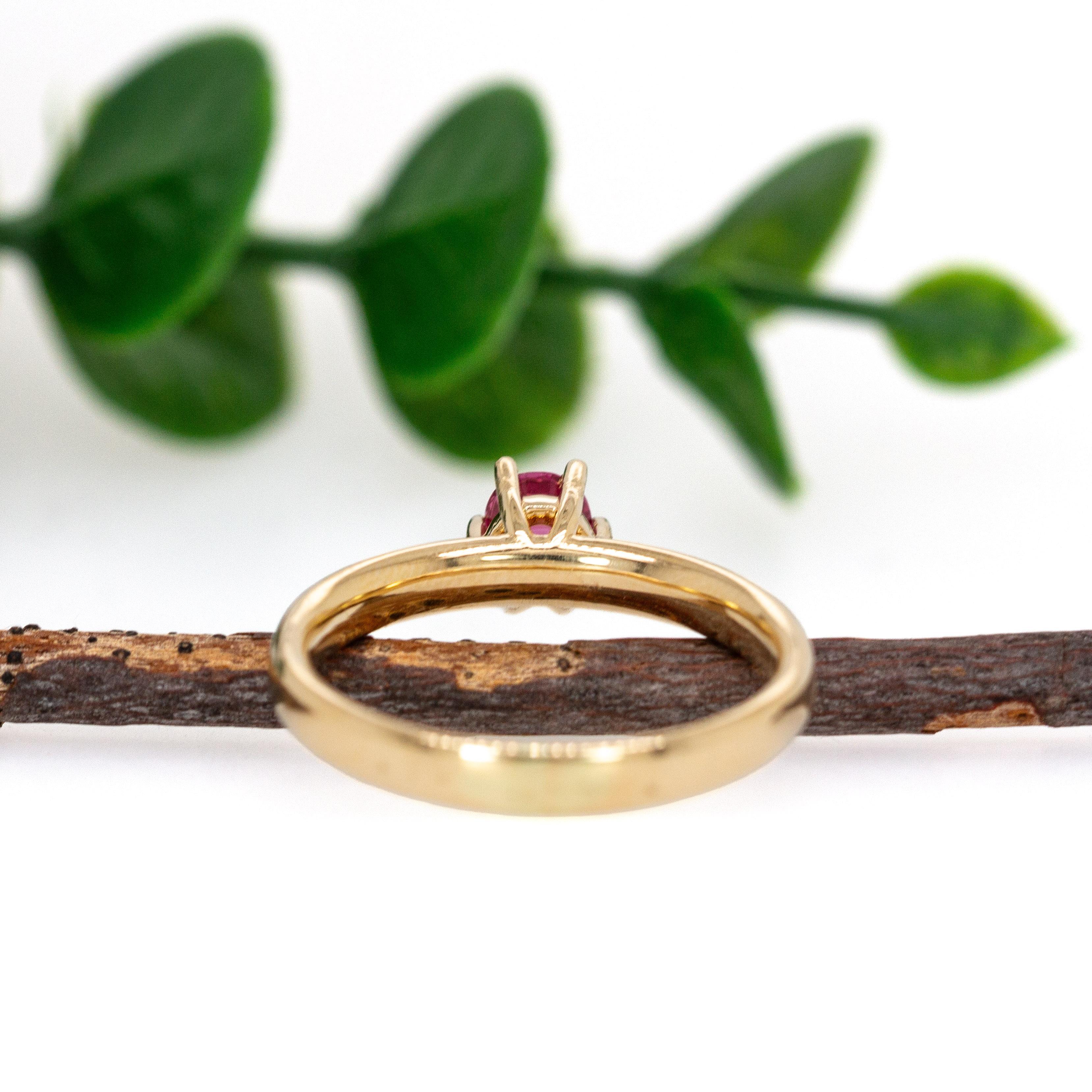 Madagascar Pink Spinel Ring with Natural Diamond Accents in 14K Solid Gold In New Condition For Sale In Columbus, OH