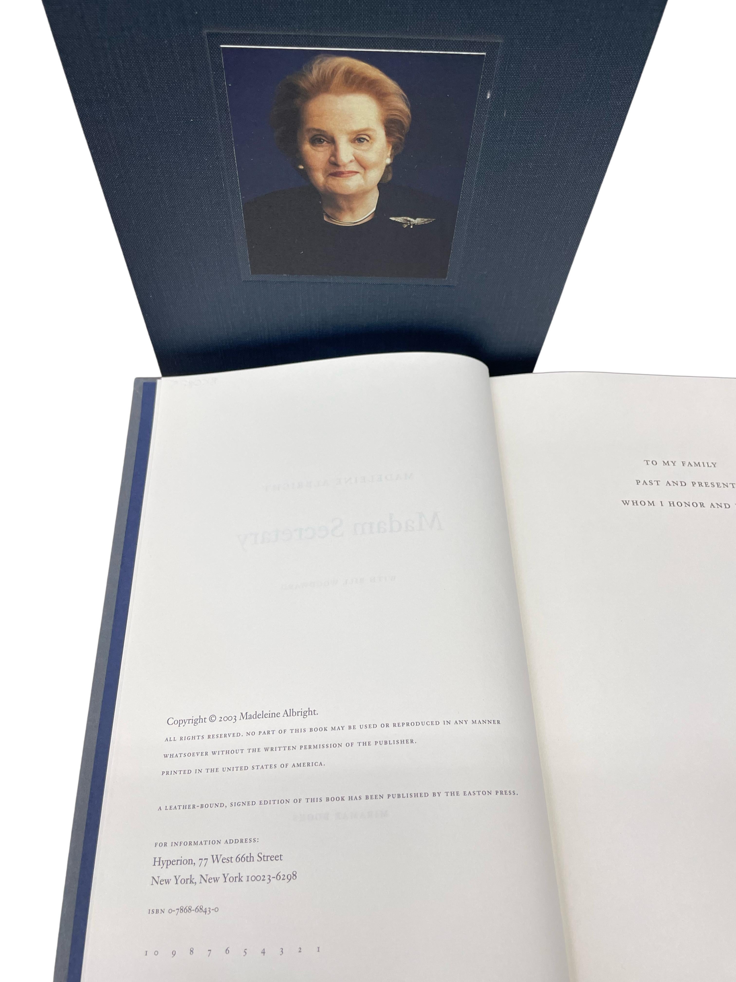 Papier Secrétaire de Madame, signée par Madeleine Albright, première édition, 2003 en vente