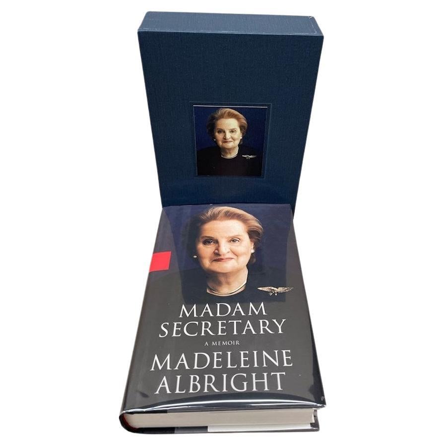 Secrétaire de Madame, signée par Madeleine Albright, première édition, 2003