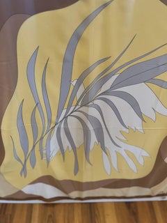 Foulard en soie des années 1970 de Madame Gres 34 "x34".