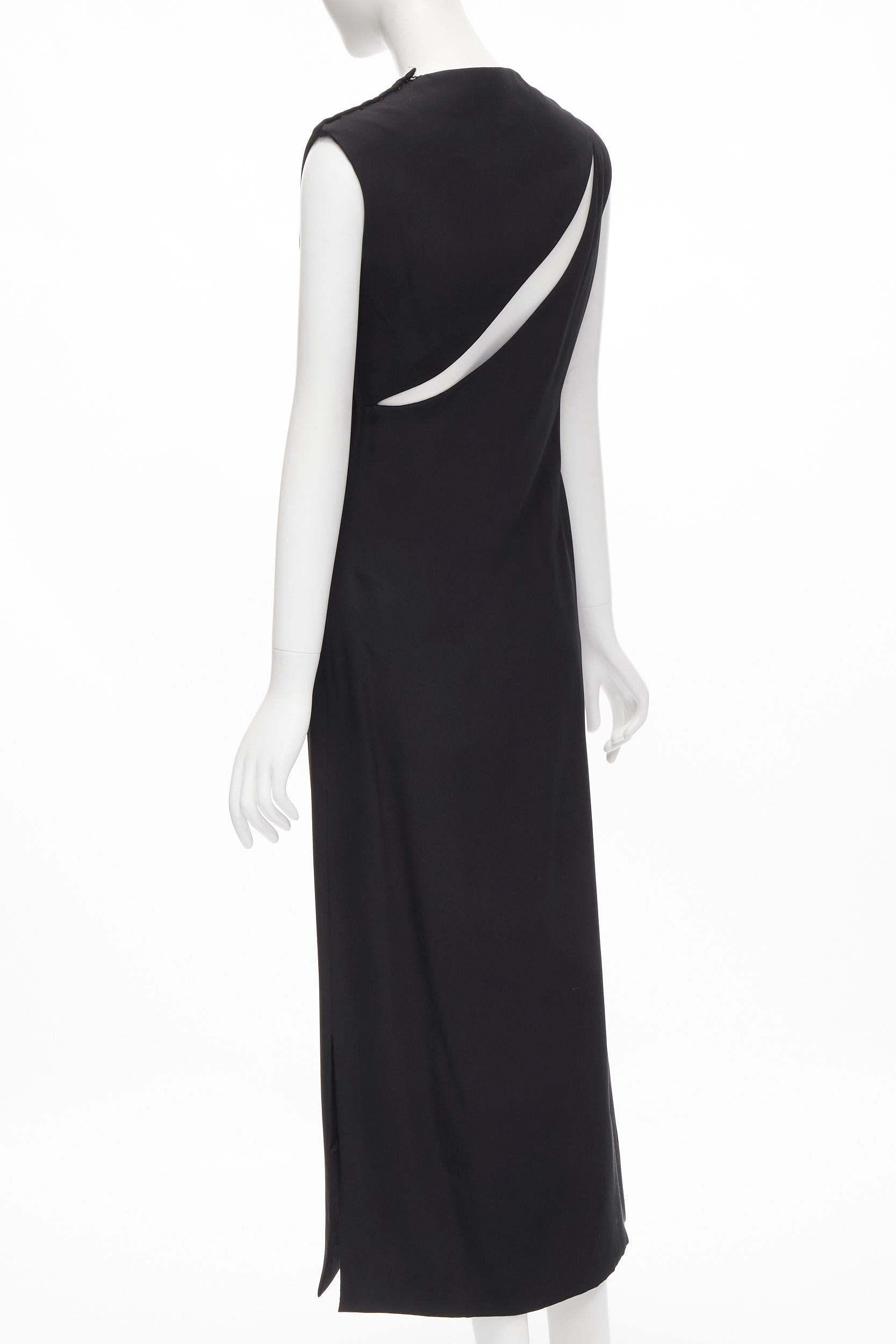 MADAME GRES Haute Couture Paris 1972 - Robe en crêpe noir à découpes fendues et fendues M en vente 1