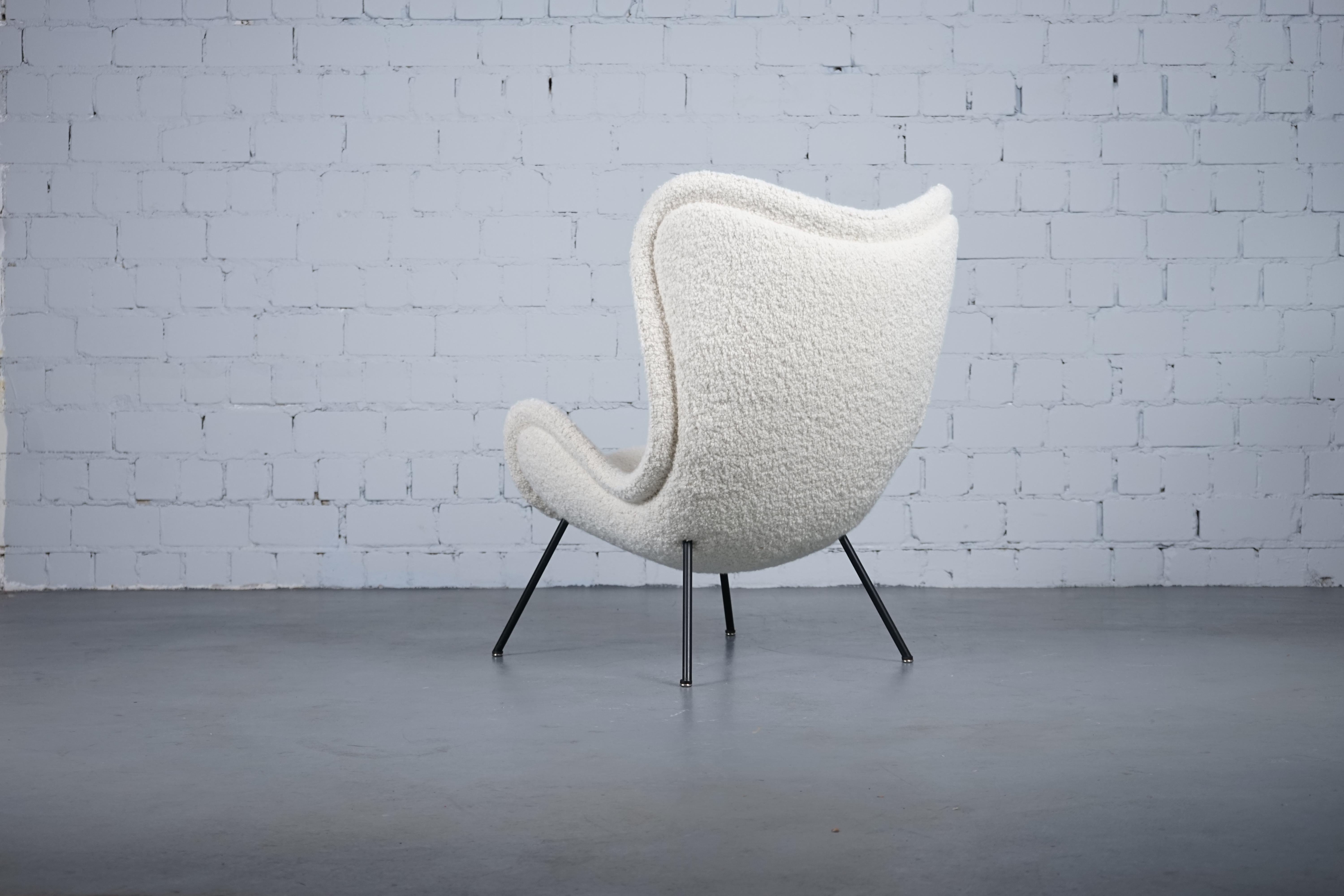 German Madame Lounge Chair with Dedar Boucle Fabric by Fritz Neth for Correcta, 1950s For Sale