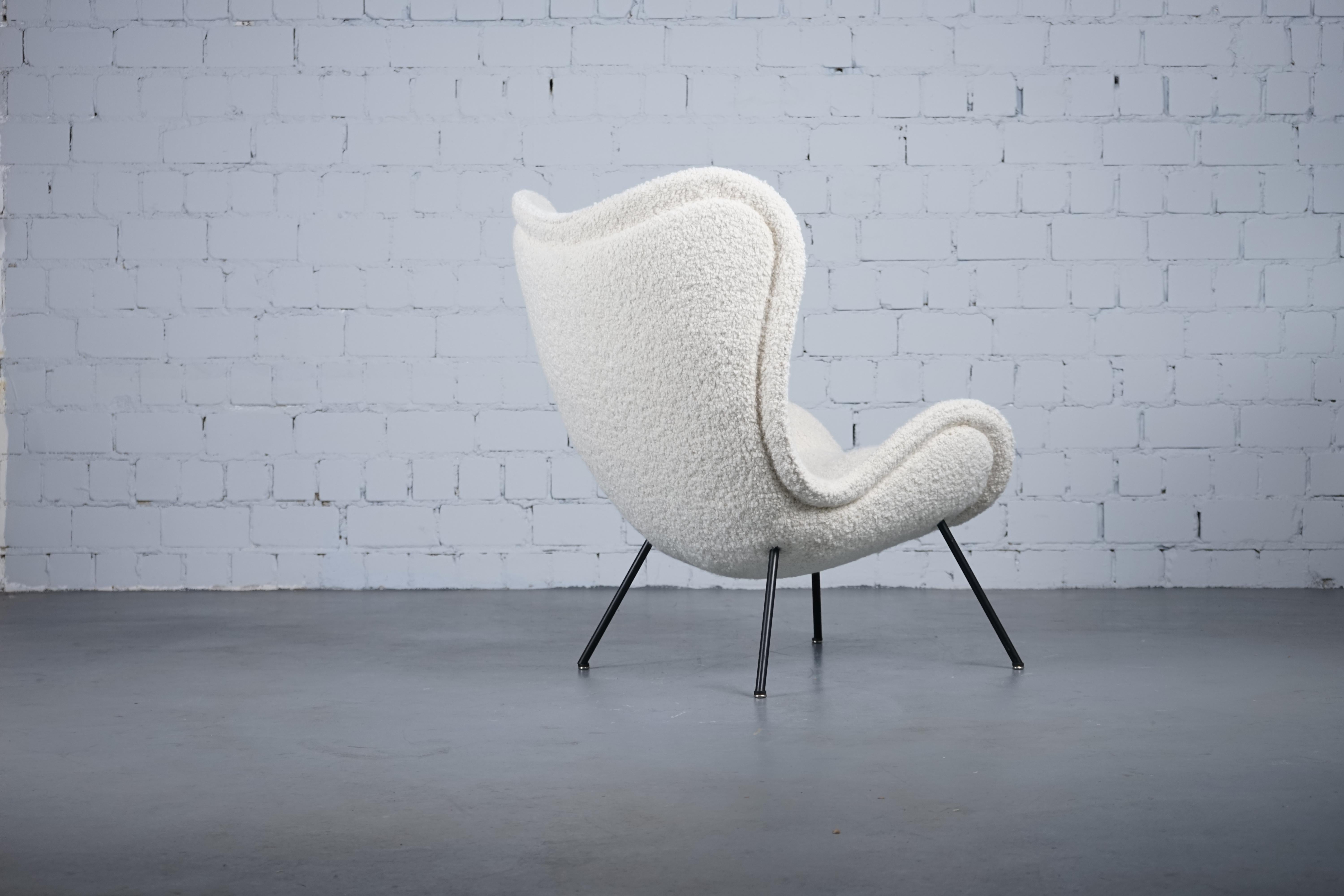 Madame Lounge Chair with Dedar Boucle Fabric by Fritz Neth for Correcta, 1950s In Fair Condition For Sale In Kelkheim (Taunus), HE