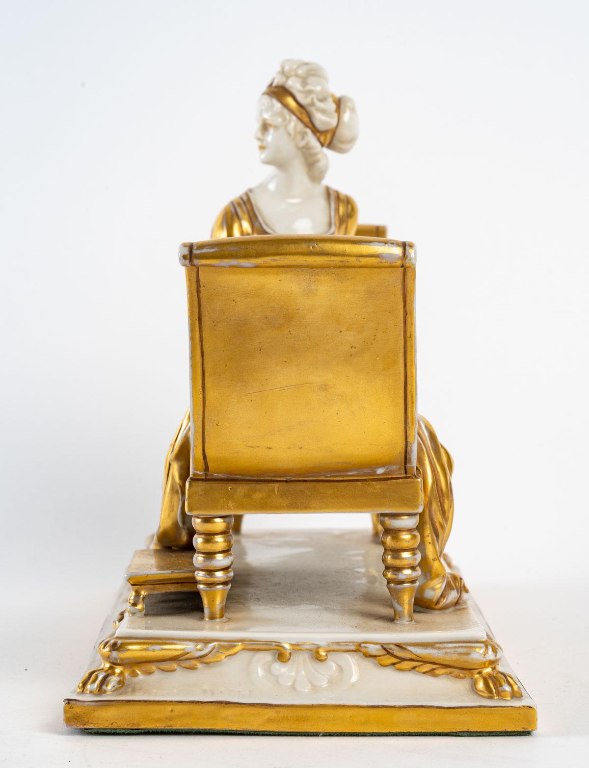 Français Madame Rcamier en porcelaine blanche et or