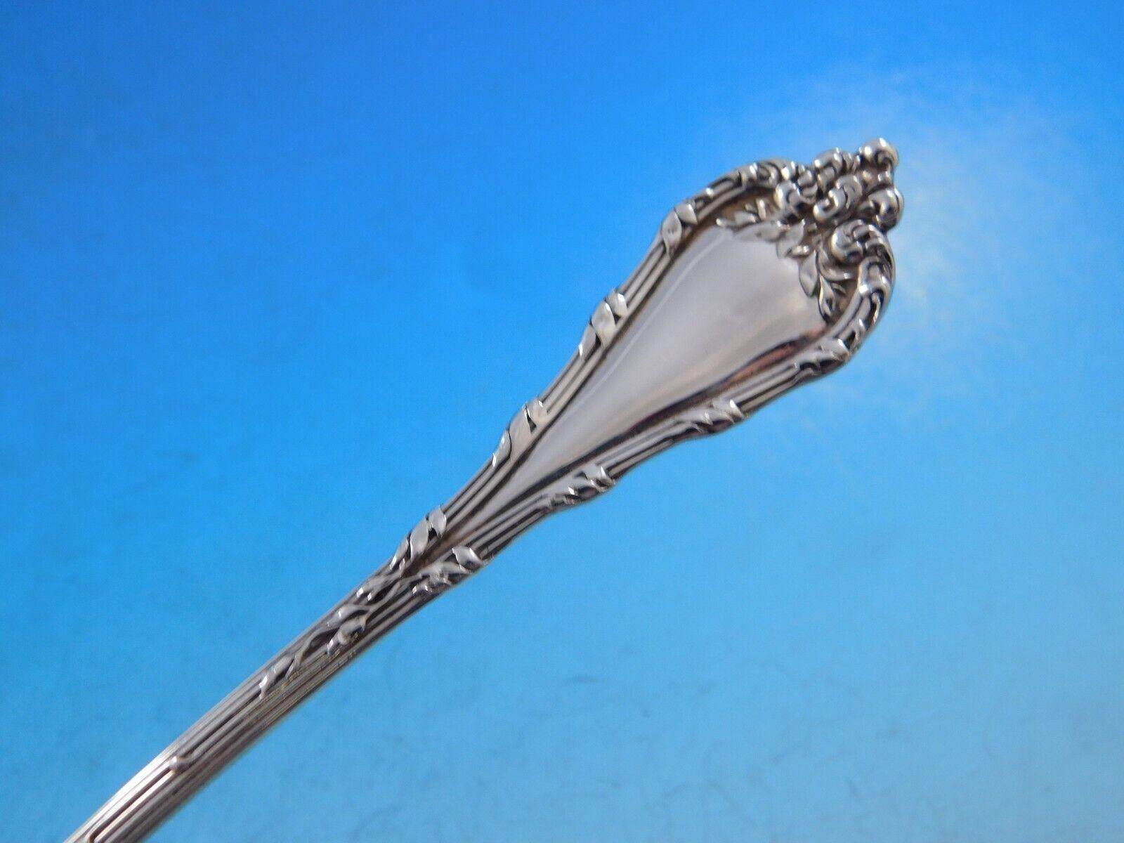 Dinner Size Madame Royale by Durgin sterling silver Flatware set, 52 pieces. This set includes:

8 Dinner Knives with stainless blades, 9 3/4