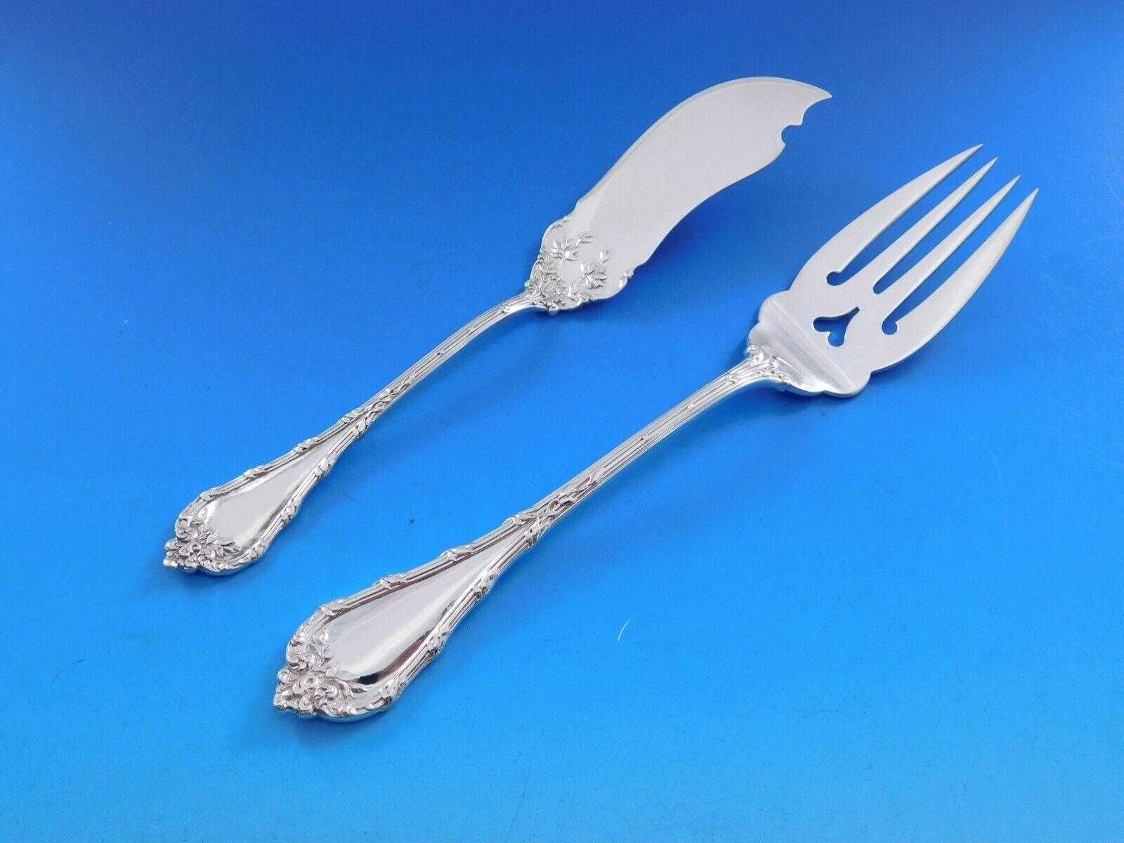 Madame Royale by Durgin Sterling Silver Flatware Set Service 52 pieces Dinner In Excellent Condition For Sale In Big Bend, WI