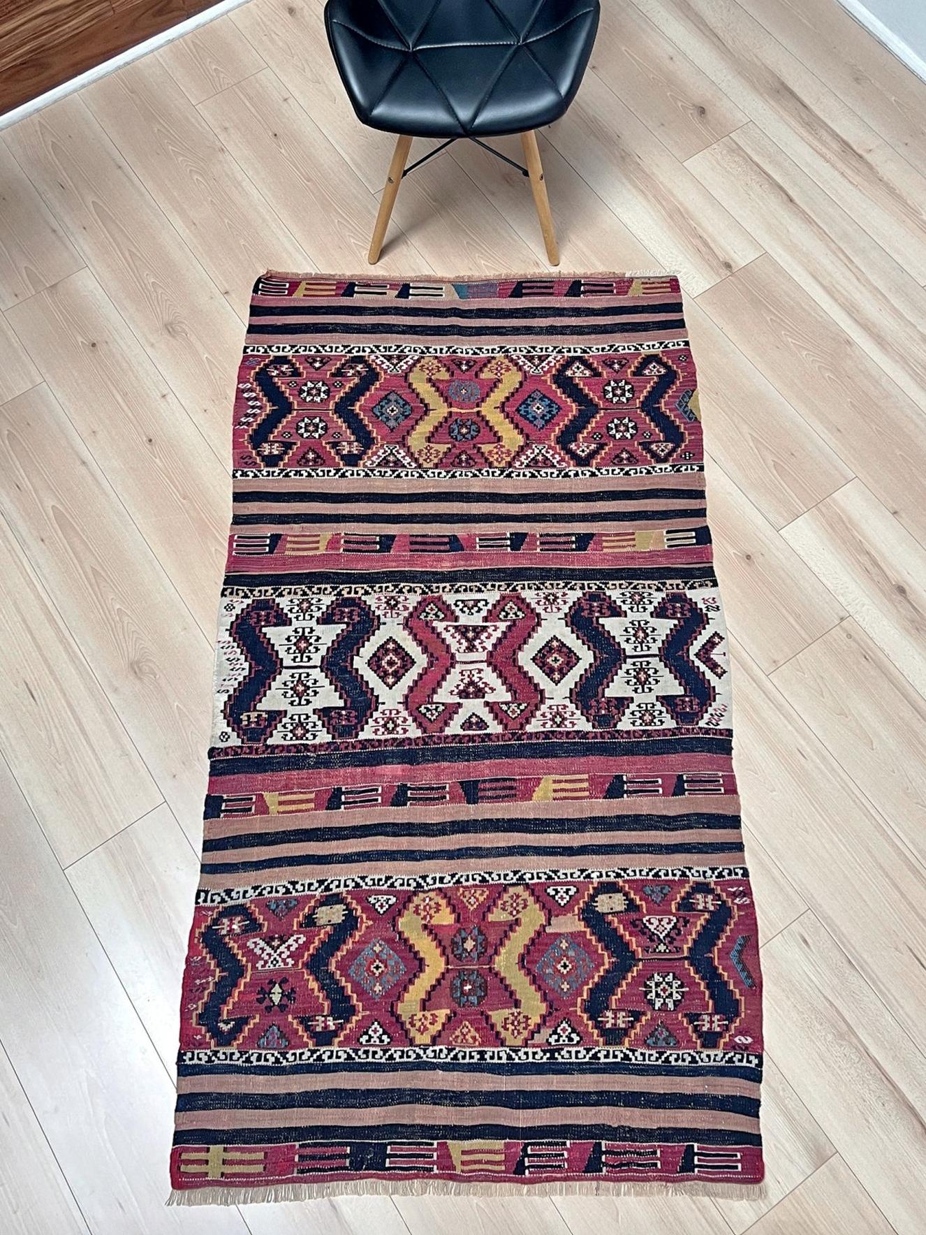 Turco Kilim turco antico rosso polvere - Tappeto a trama piatta / Arte da parete (3'x5') - 1930s in vendita