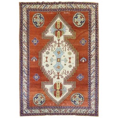 Madder Red Armenianischer antiker Teppich, datiert 1940