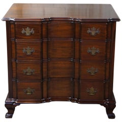 Vintage Maddox Colonial Georgian Mahogany Block Front Bachelors Hall Entry Dresser Chest