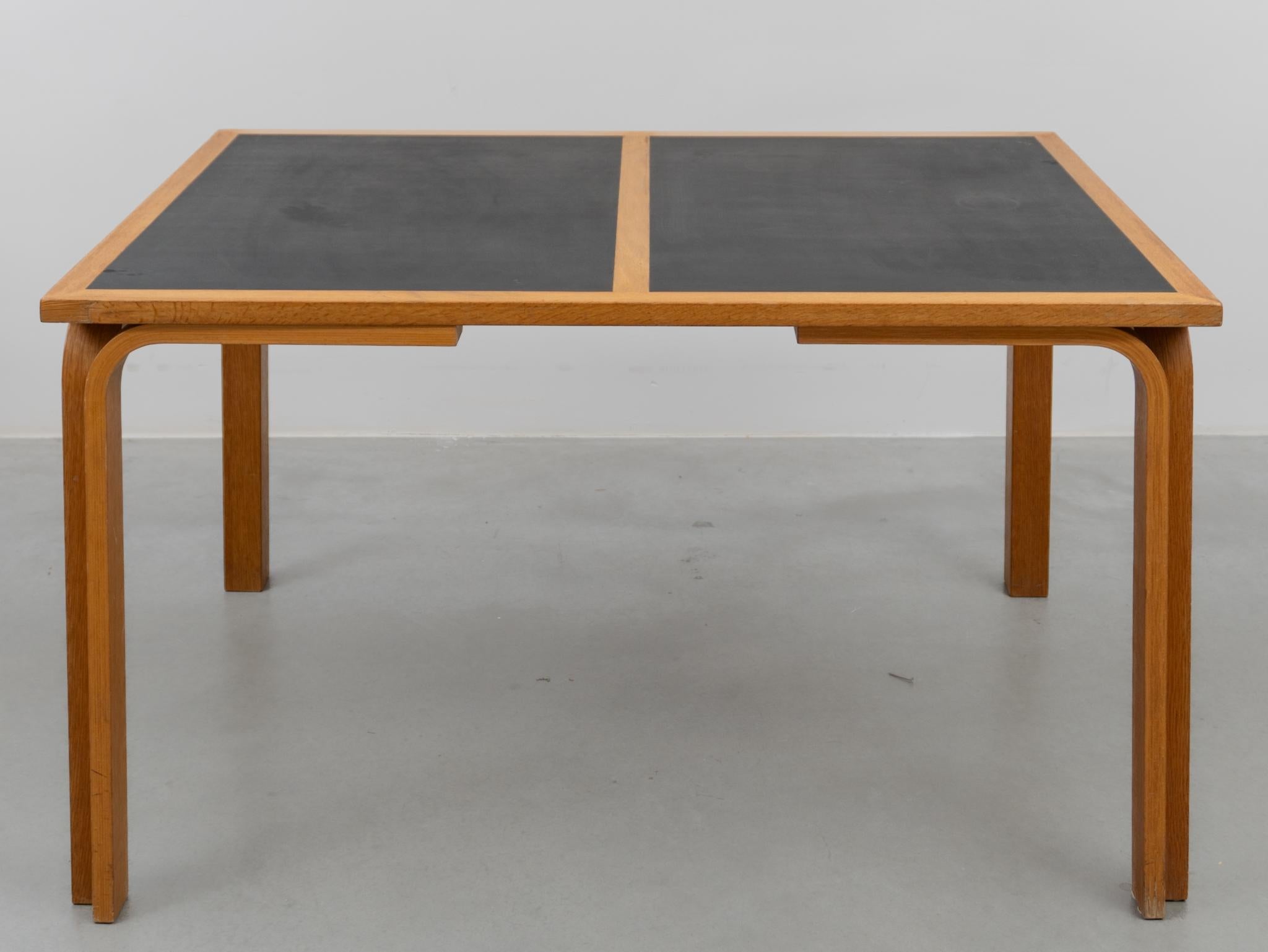 Danois Table de salle à manger fabriquée au Danemark par Thygesen et Sorensen pour Magnus Olesen, années 1970 en vente