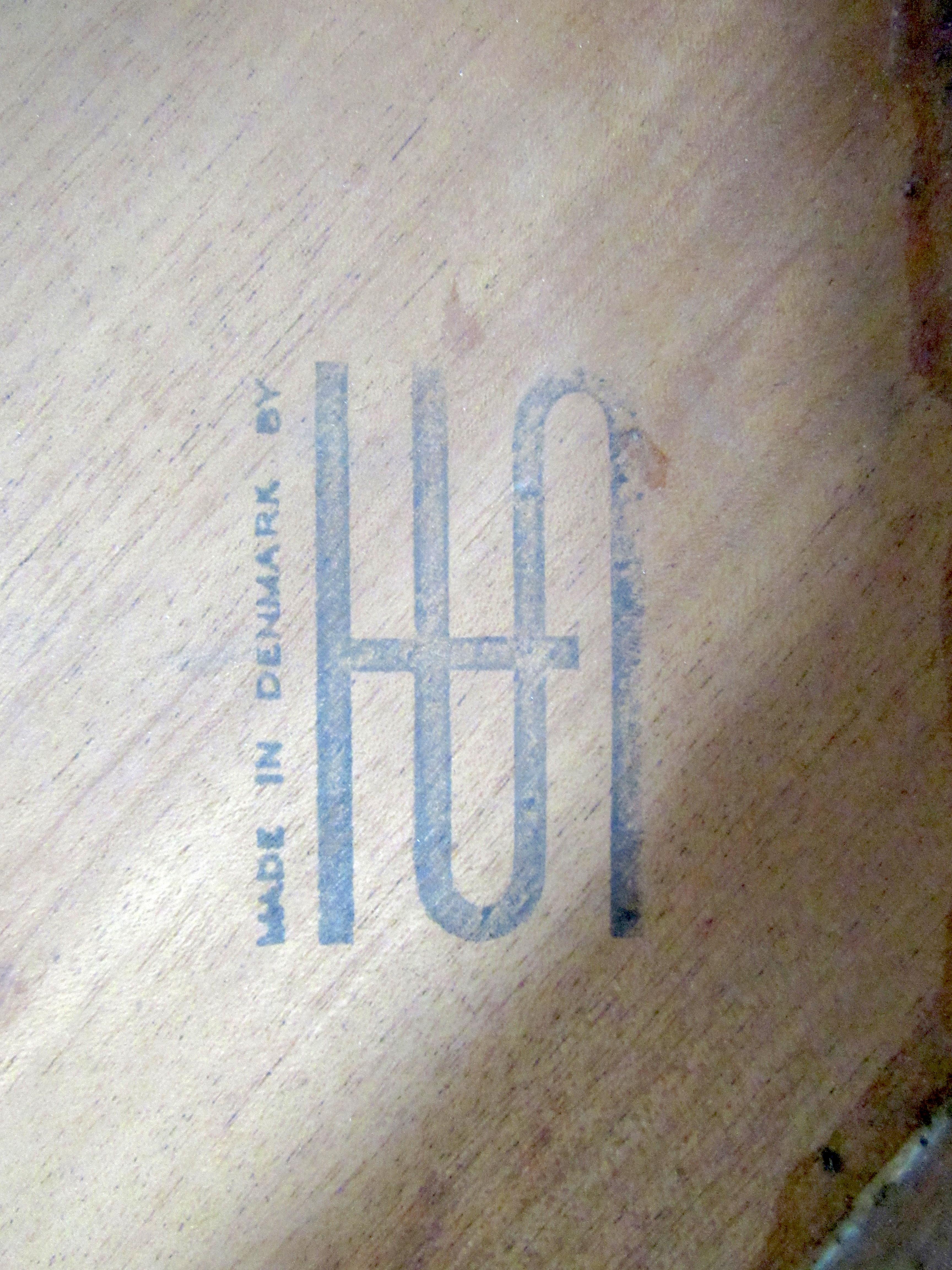 Teck Fabriquée au Danemark Table basse en teck de style moderne du milieu du siècle dernier par Tarm Stole en vente