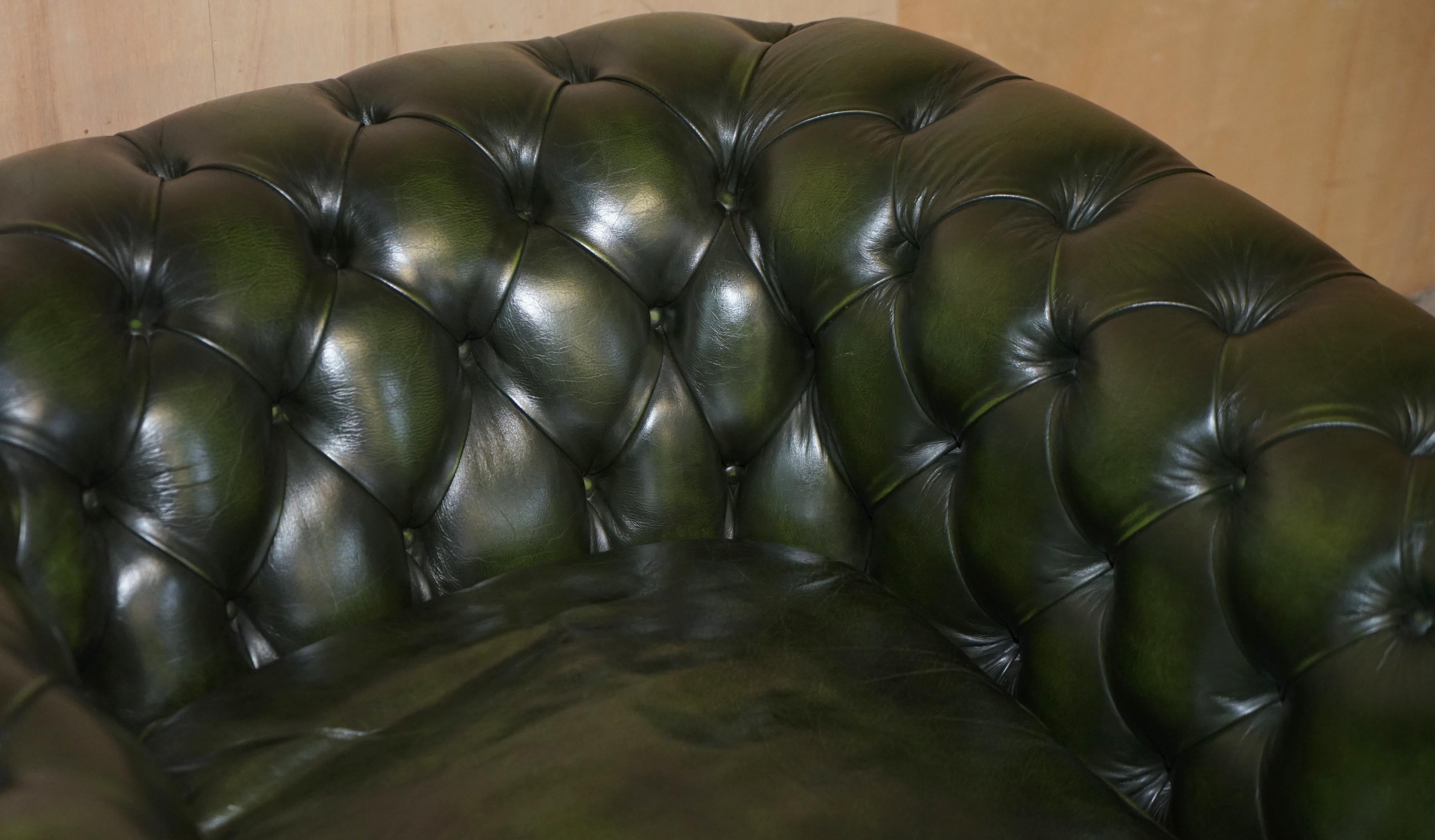 MADE IN ENGLAND REGENCY GREEN LEATHER CURVED FRONT CHESTERFIELD CLUB ARMCHAiR 5