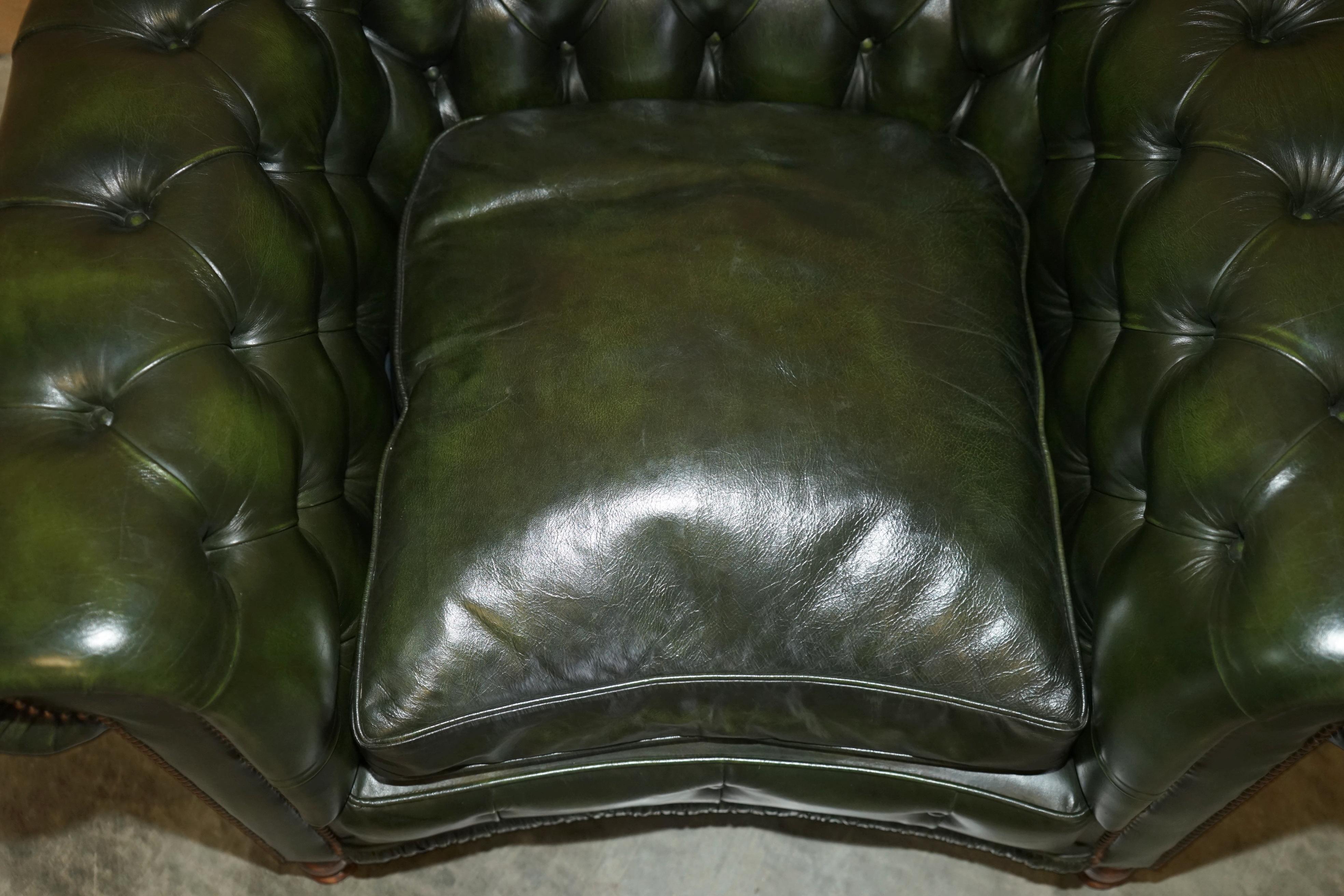 MADE IN ENGLAND REGENCY GREEN LEATHER CURVED FRONT CHESTERFIELD CLUB ARMCHAiR 6