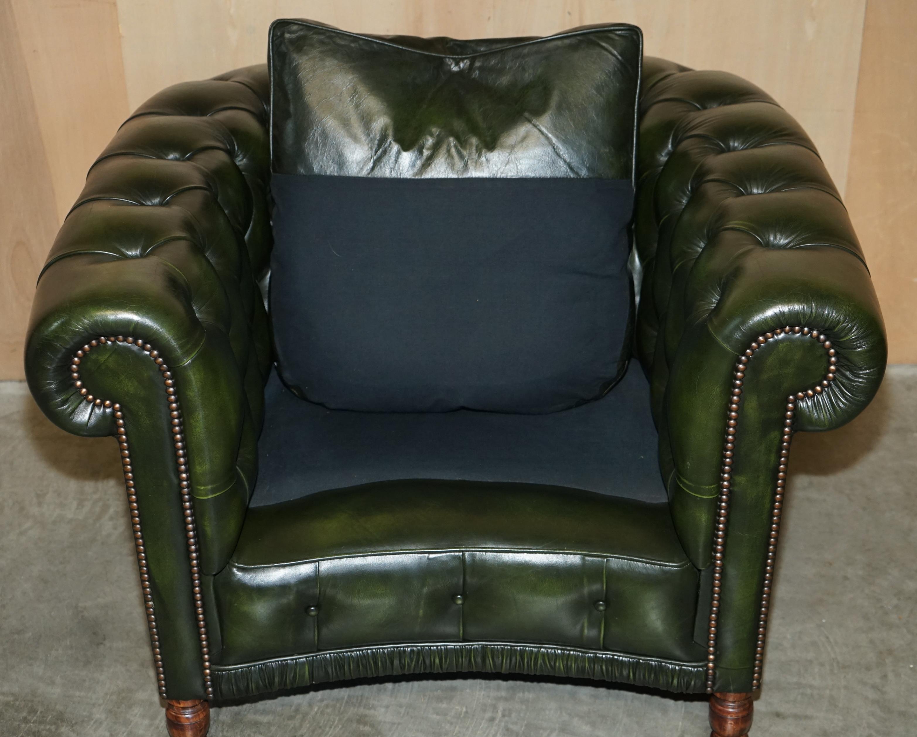 MADE IN ENGLAND REGENCY GREEN LEATHER CURVED FRONT CHESTERFIELD CLUB ARMCHAiR 7