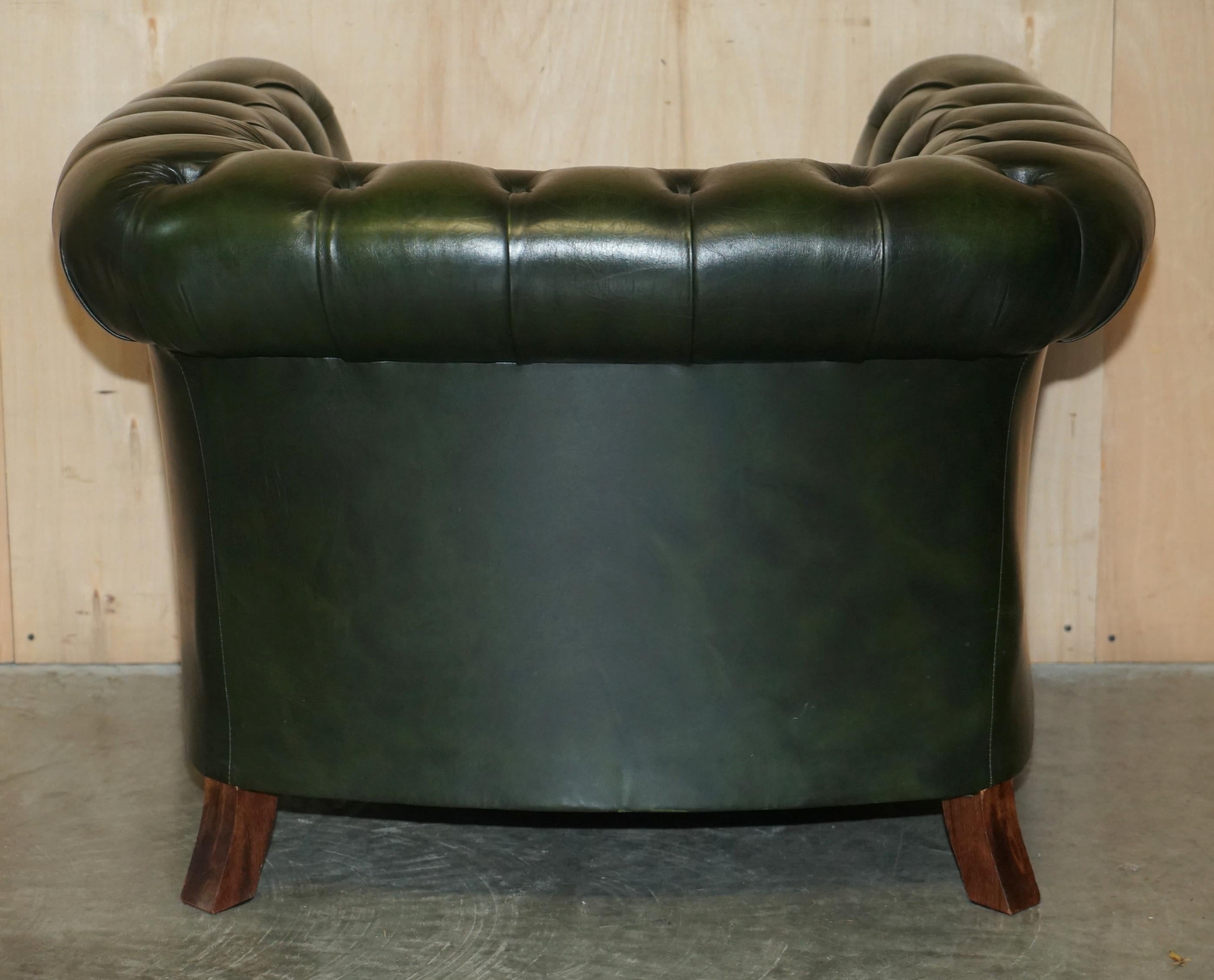 MADE IN ENGLAND REGENCY GREEN LEATHER CURVED FRONT CHESTERFIELD CLUB ARMCHAiR 10