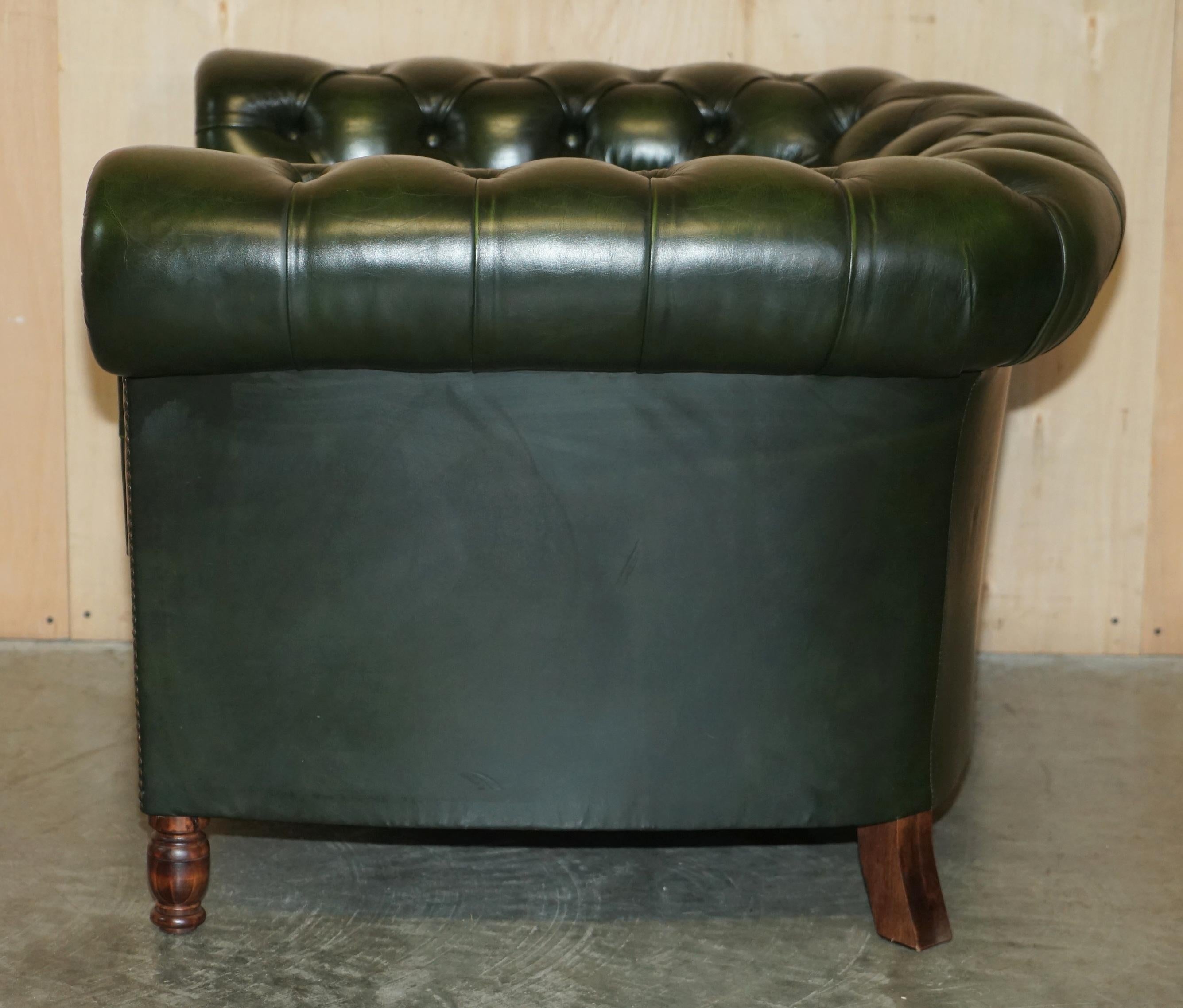 MADE IN ENGLAND REGENCY GREEN LEATHER CURVED FRONT CHESTERFIELD CLUB ARMCHAiR 12