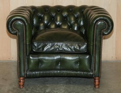 MADE IN ENGLAND REGENCY GREEN LEATHER CURVED FRONT CHESTERFIELD CLUB ARMCHAiR