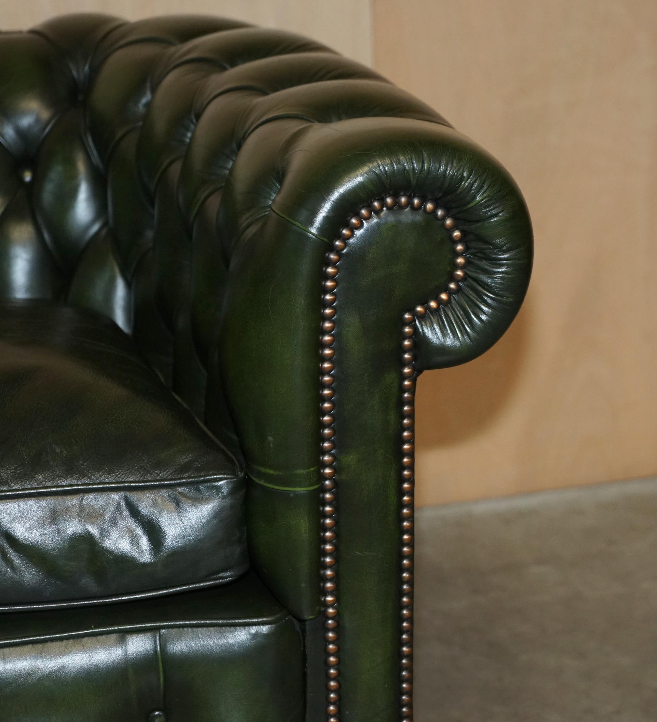 Leather MADE IN ENGLAND REGENCY GREEN LEATHER CURVED FRONT CHESTERFIELD CLUB ARMCHAiR