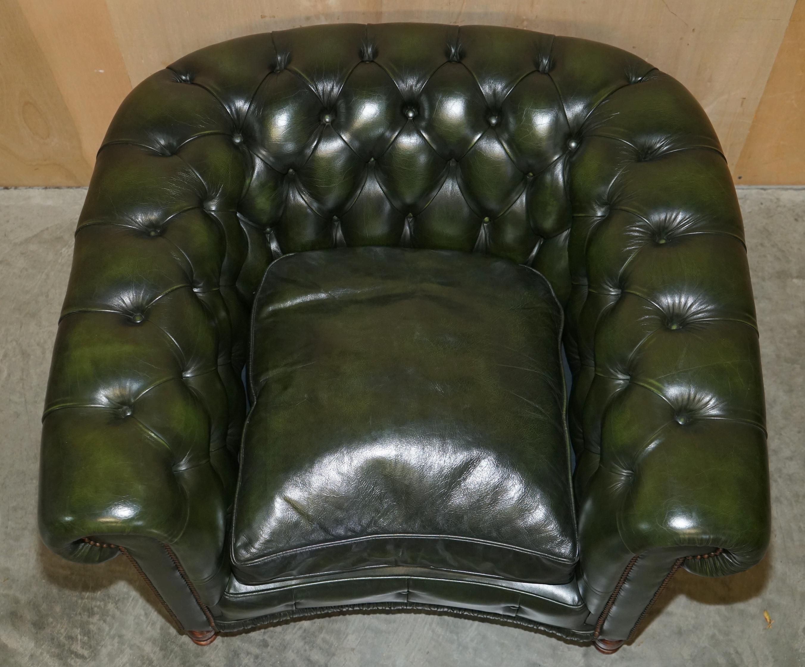 MADE IN ENGLAND REGENCY GREEN LEATHER CURVED FRONT CHESTERFIELD CLUB ARMCHAiR 2