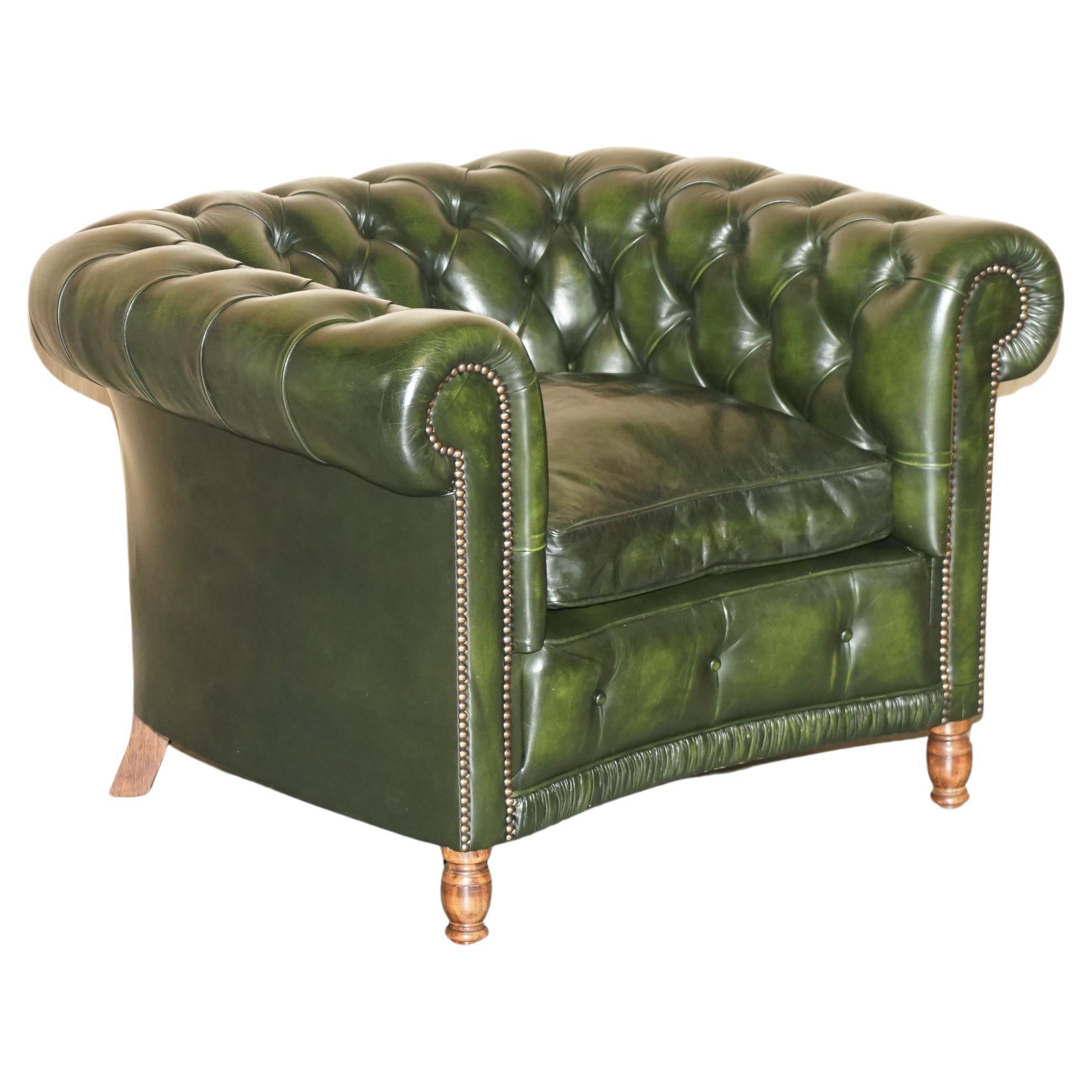 MADE IN ENGLAND REGENCY GREEN LEATHER CURVED FRONT CHESTERFIELD CLUB ARMCHAiR