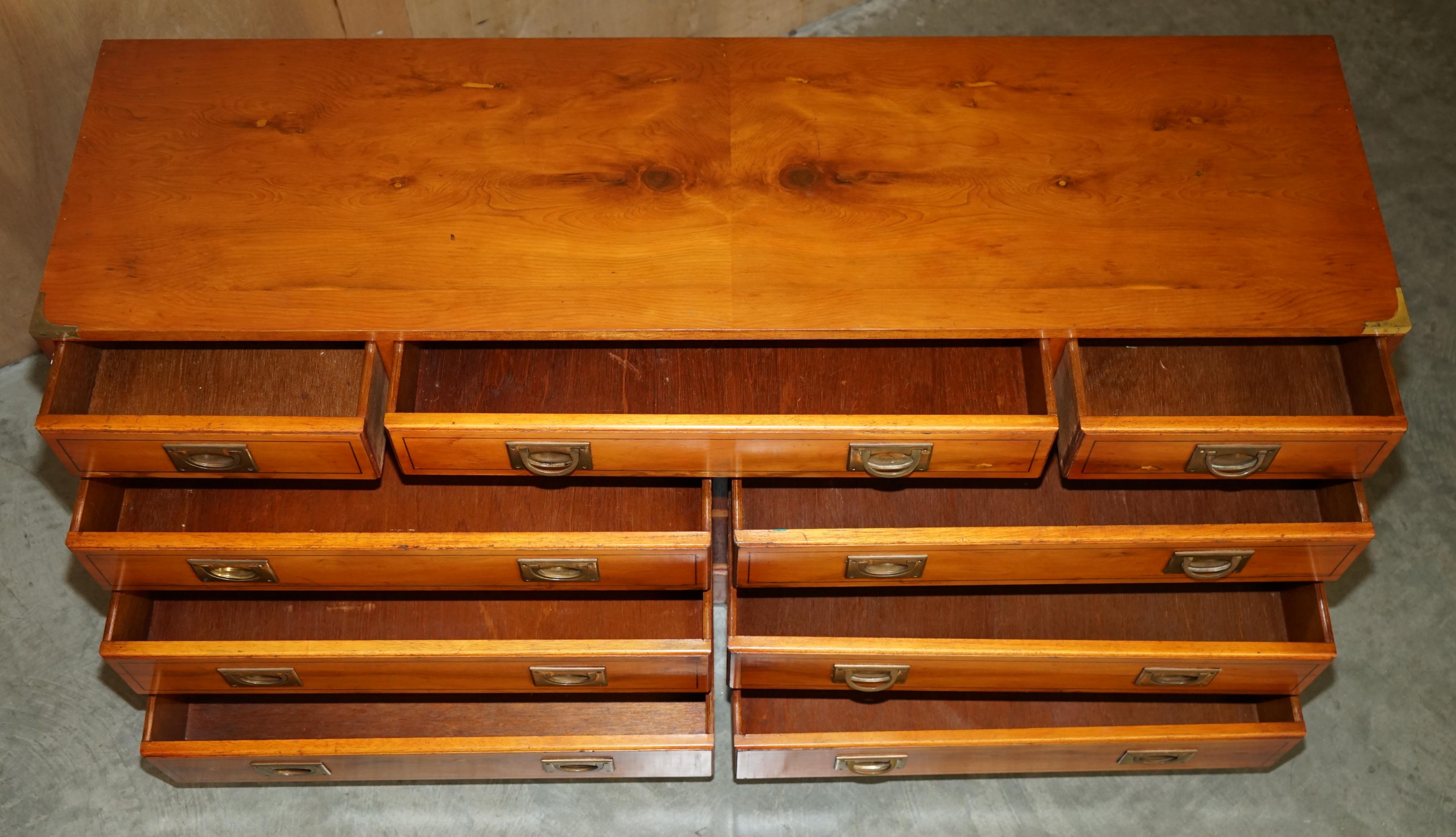 MADE IN ENGLAND ViNTAGE BURR YEW MILITARY CAMPAIGN TABLETTE DE TACHES en vente 7